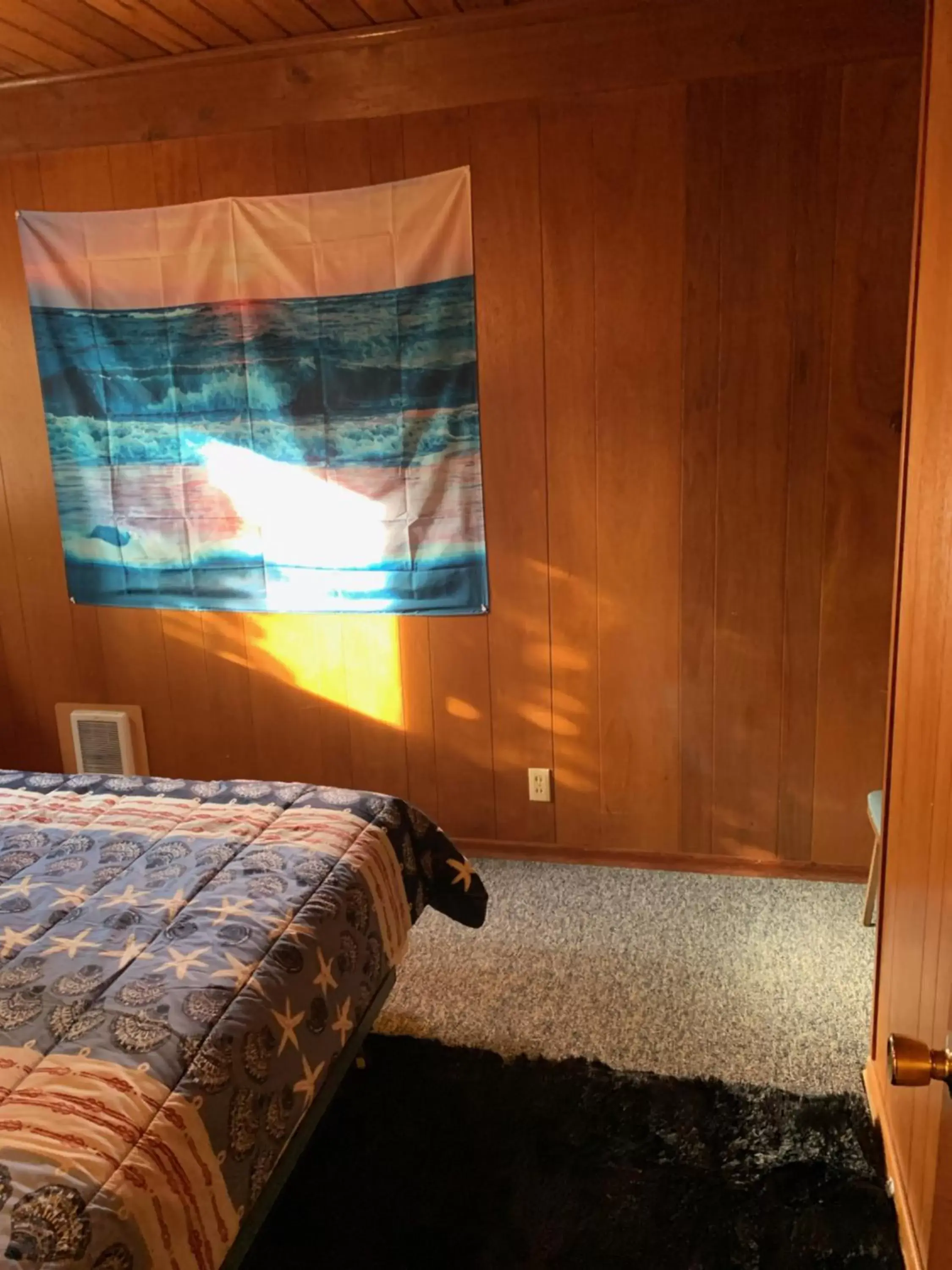 Bed in Curley's Resort & Dive Center Bed in Curley's Resort & Dive Center