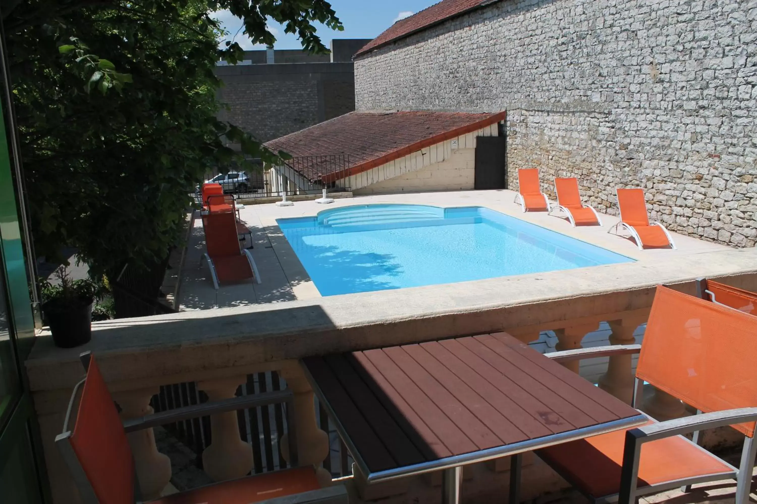 Swimming pool, Pool View in Logis Hôtel Restaurant Vuillot