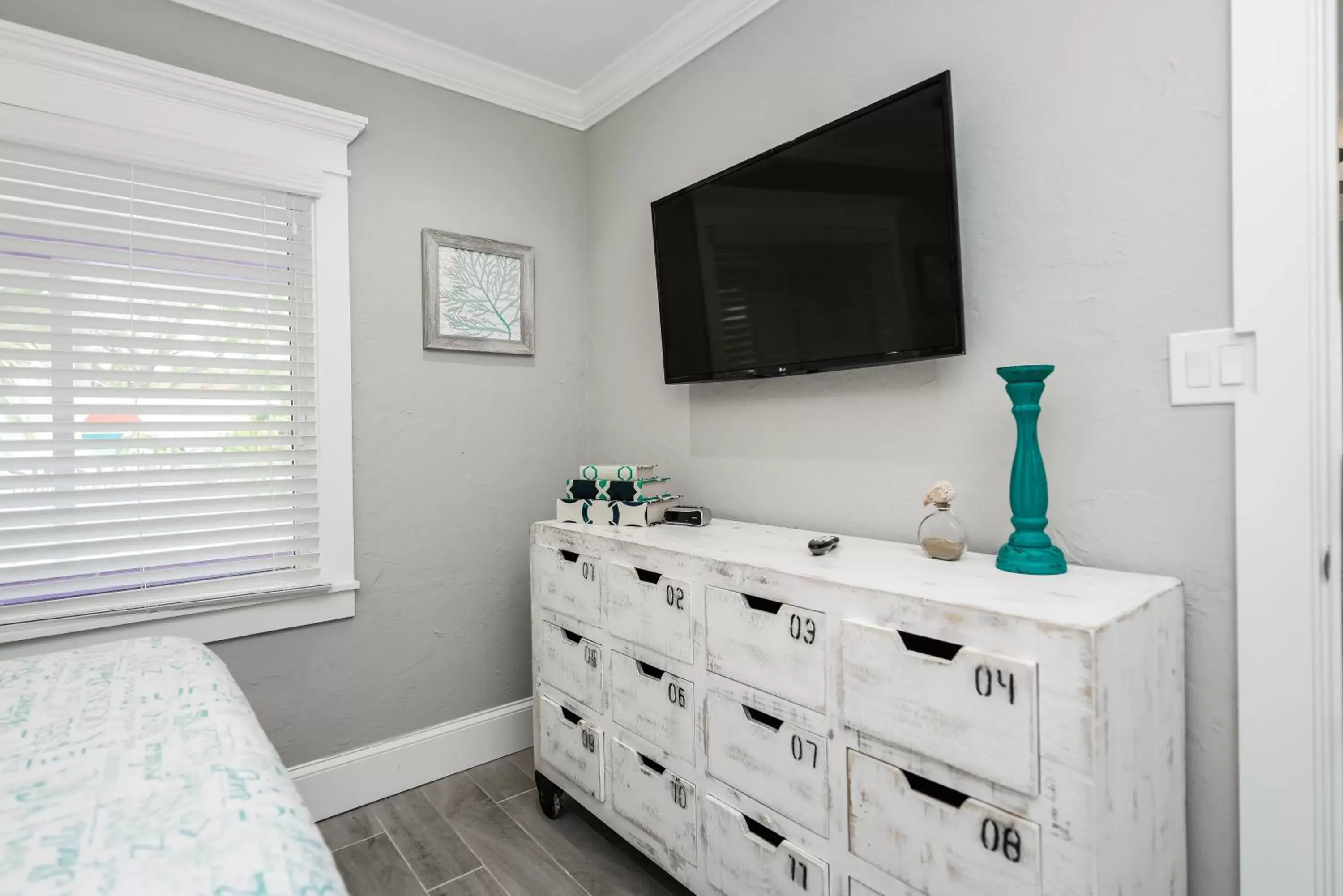 Bed in Tropical Breeze Resort Bed in Tropical Breeze Resort