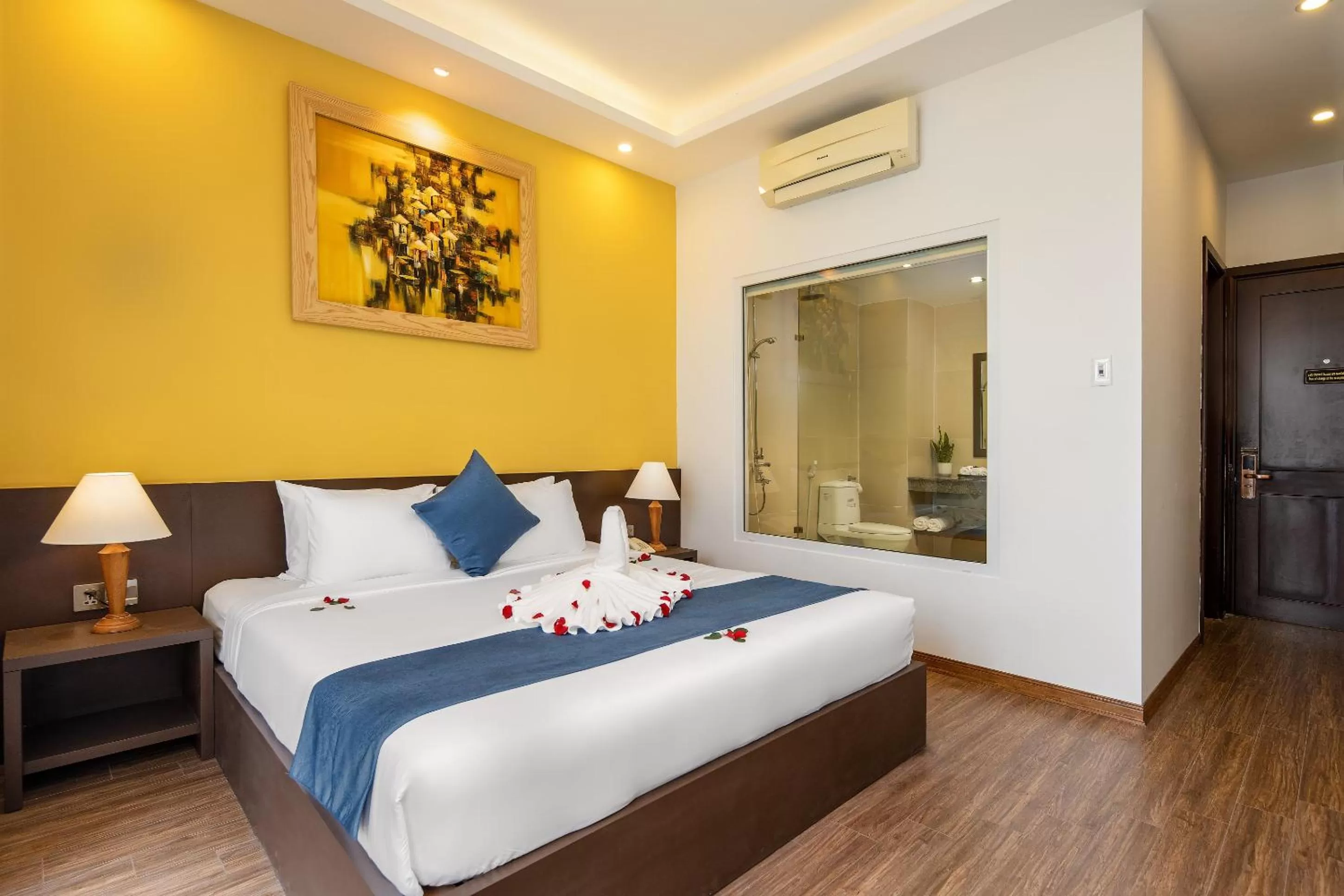 Photo of the whole room, Bed in TRIPLE Riverside Villa Hotel HoiAn