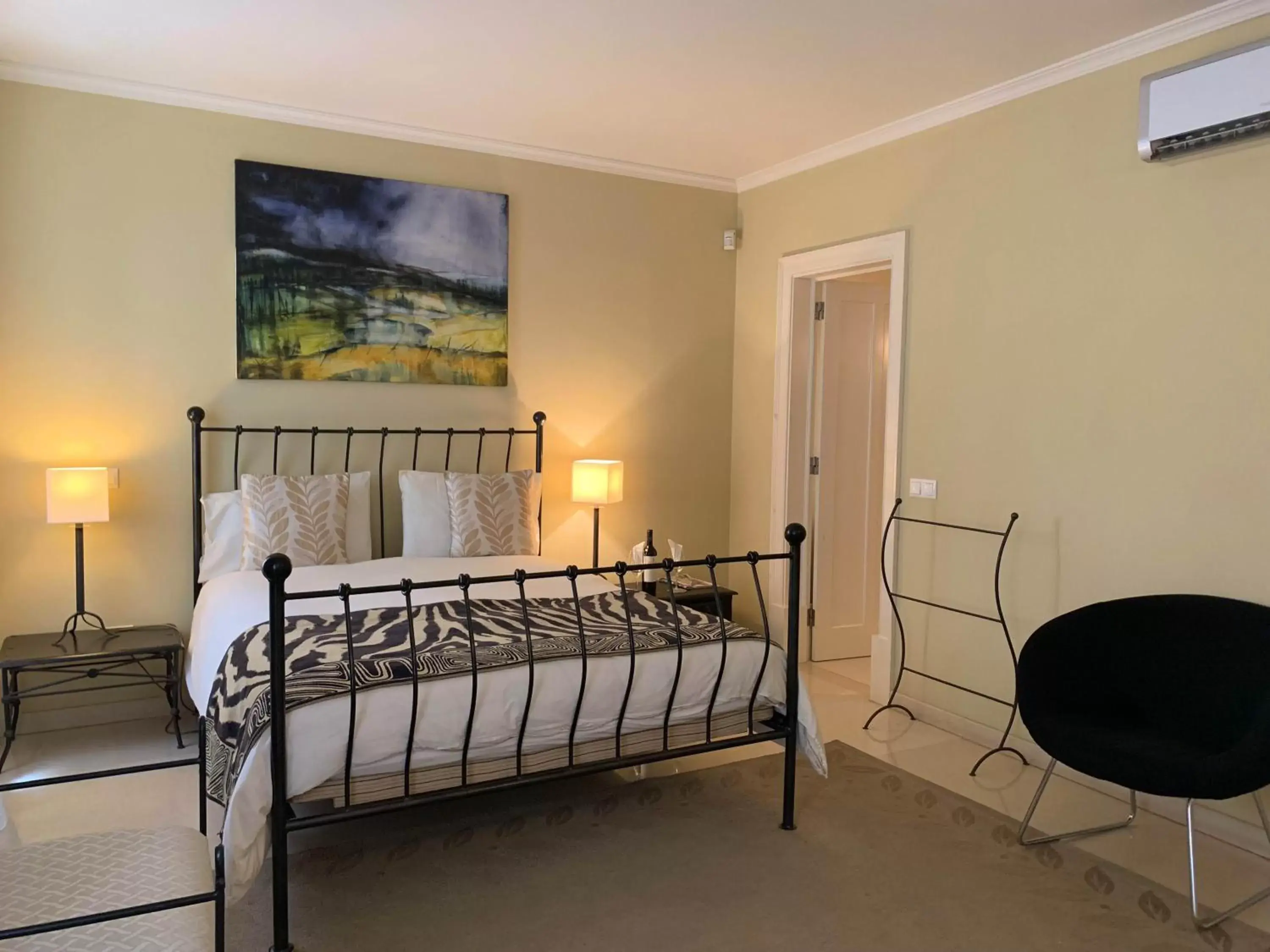 Double Room Ground Floor in Residence Lagos Double Room Ground Floor in Residence Lagos