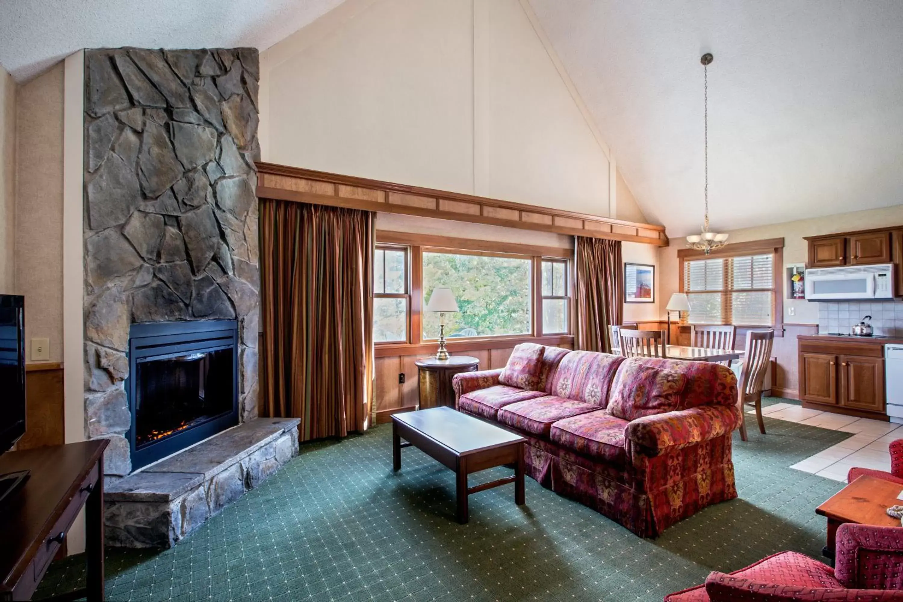 Photo of the whole room, Seating Area in Crowne Plaza Lake Placid, an IHG Hotel