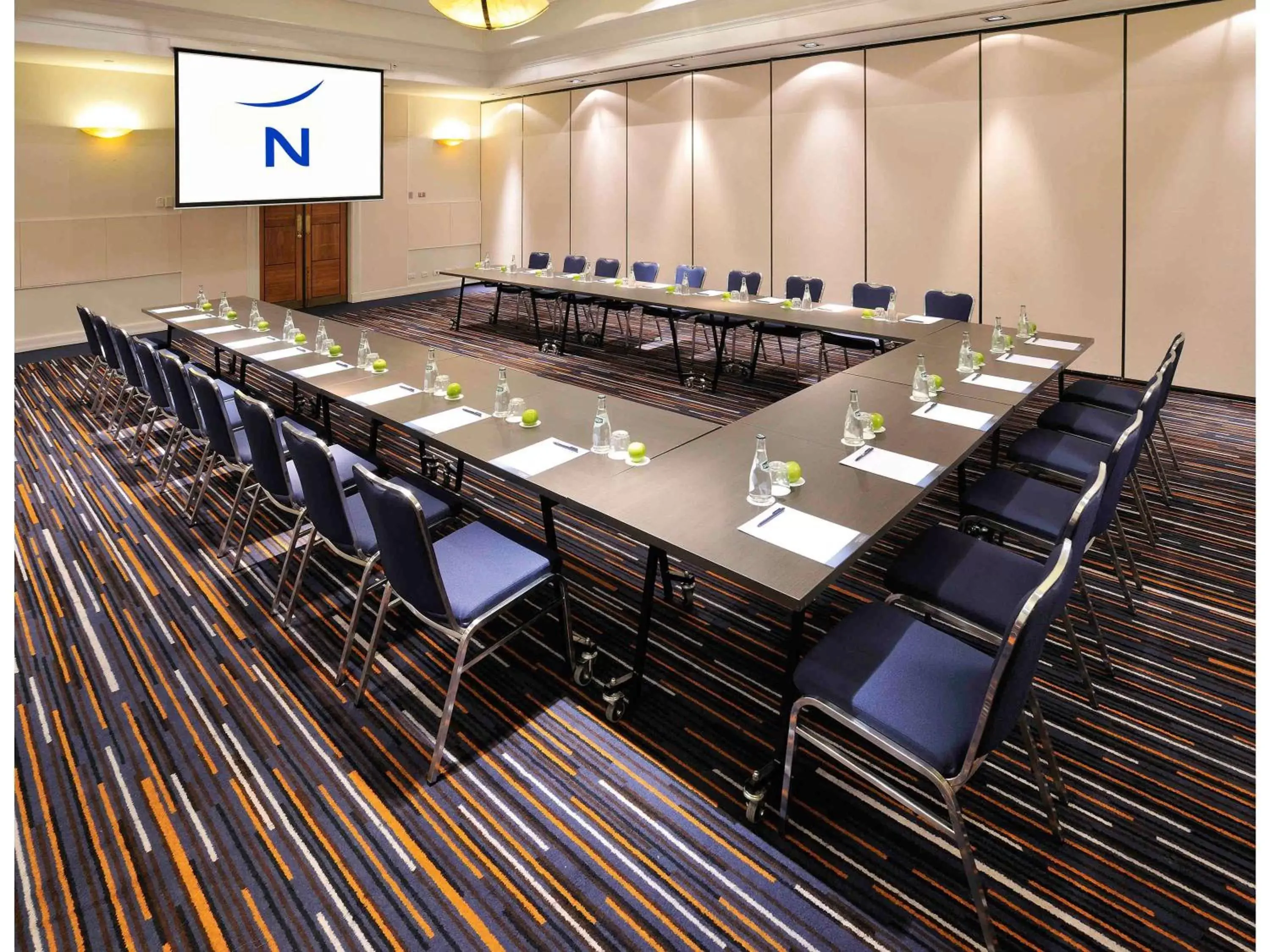 Meeting/conference room in Novotel Melbourne Glen Waverley