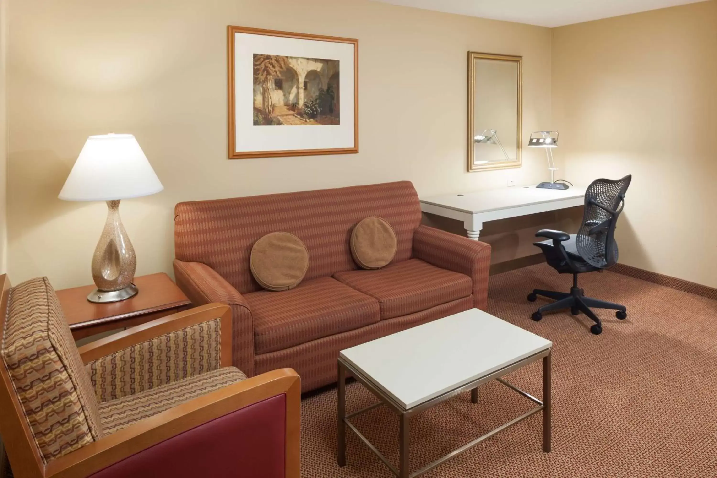 Bedroom, Seating Area in Hilton Garden Inn McAllen Airport