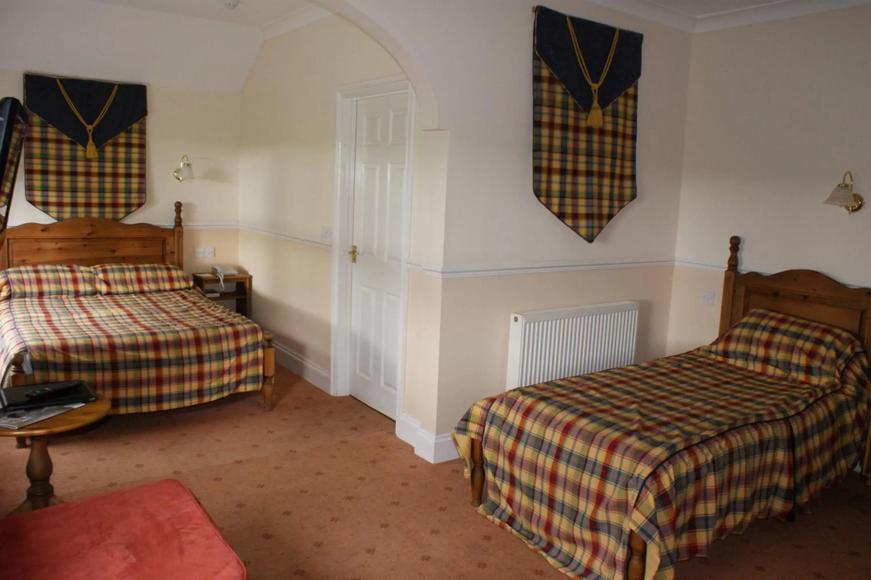 Family Room (2 Adults + 2 Children) in Beggars Reach Hotel