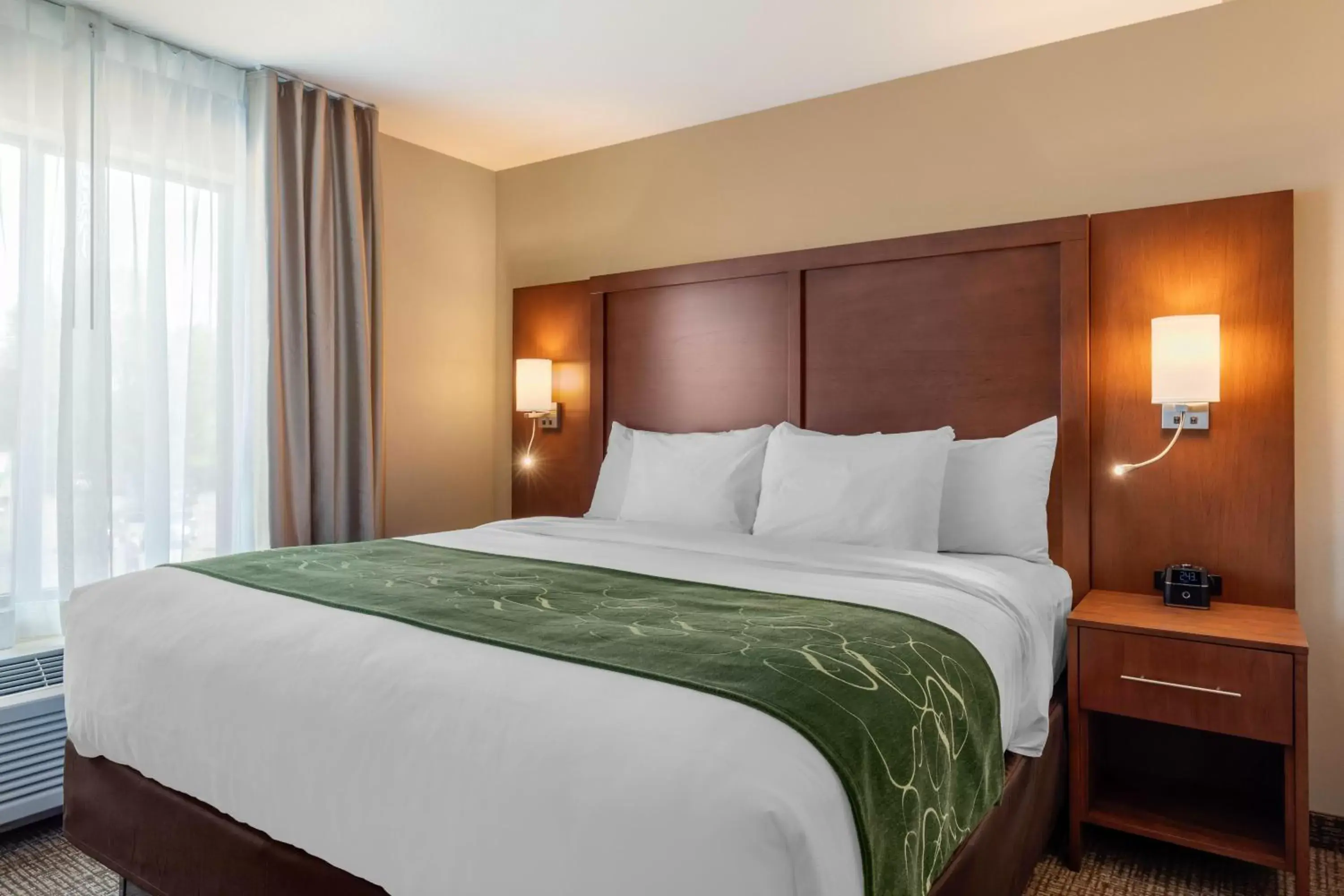 Bed in Comfort Inn & Suites Schenectady - Scotia