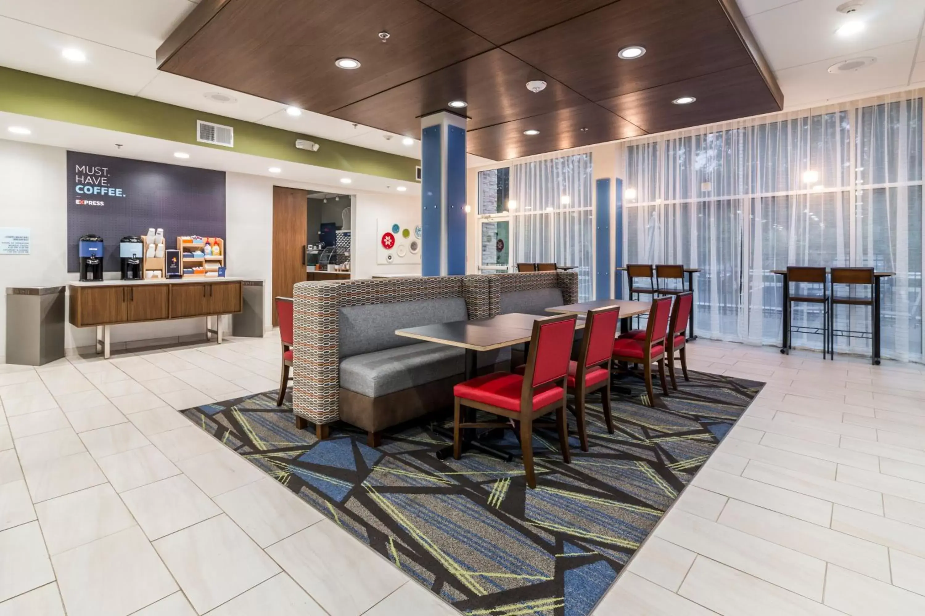 Breakfast, Lobby/Reception in Holiday Inn Express - Villa Rica, an IHG Hotel