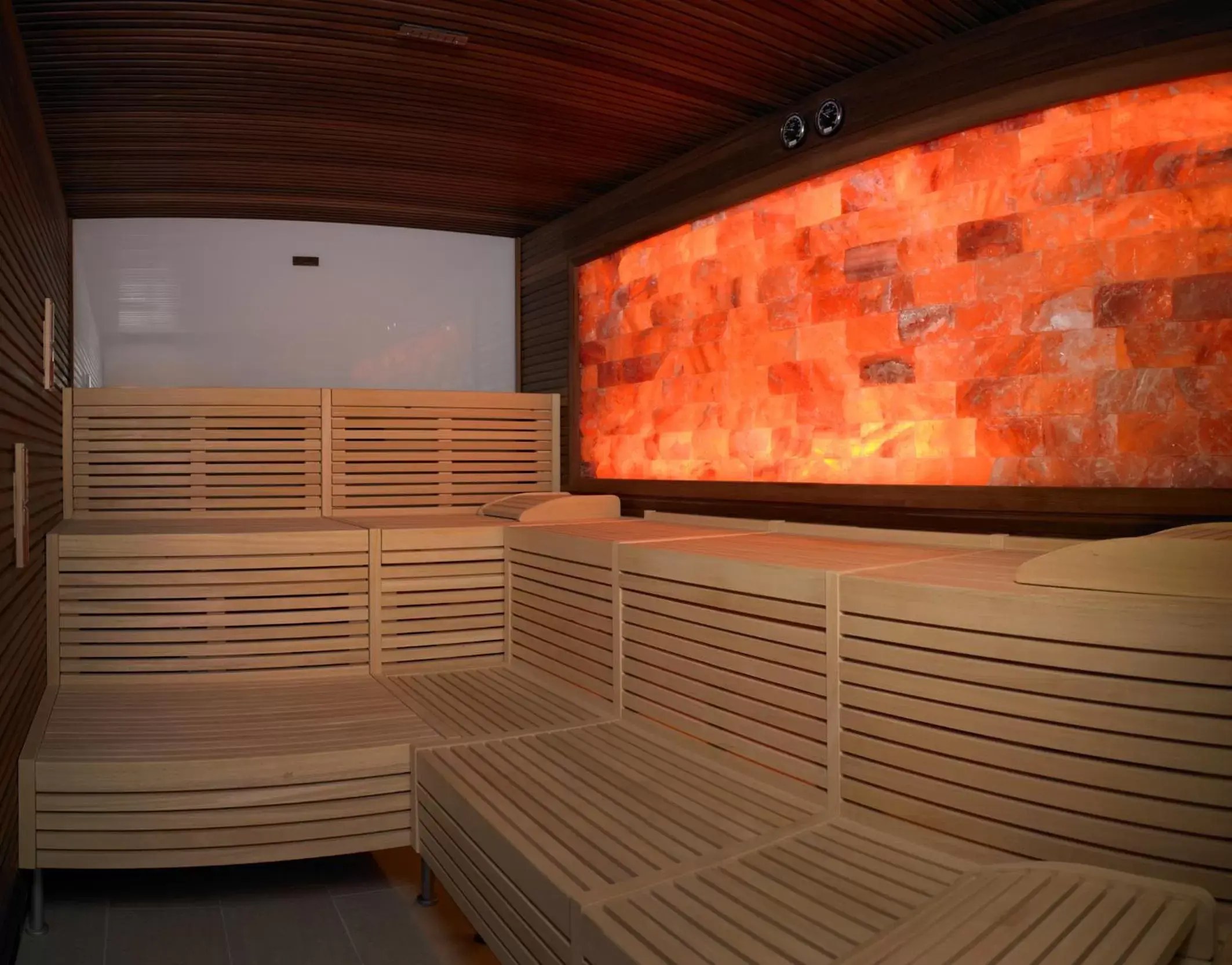 Spa and wellness centre/facilities in Das Alpenhaus Kaprun