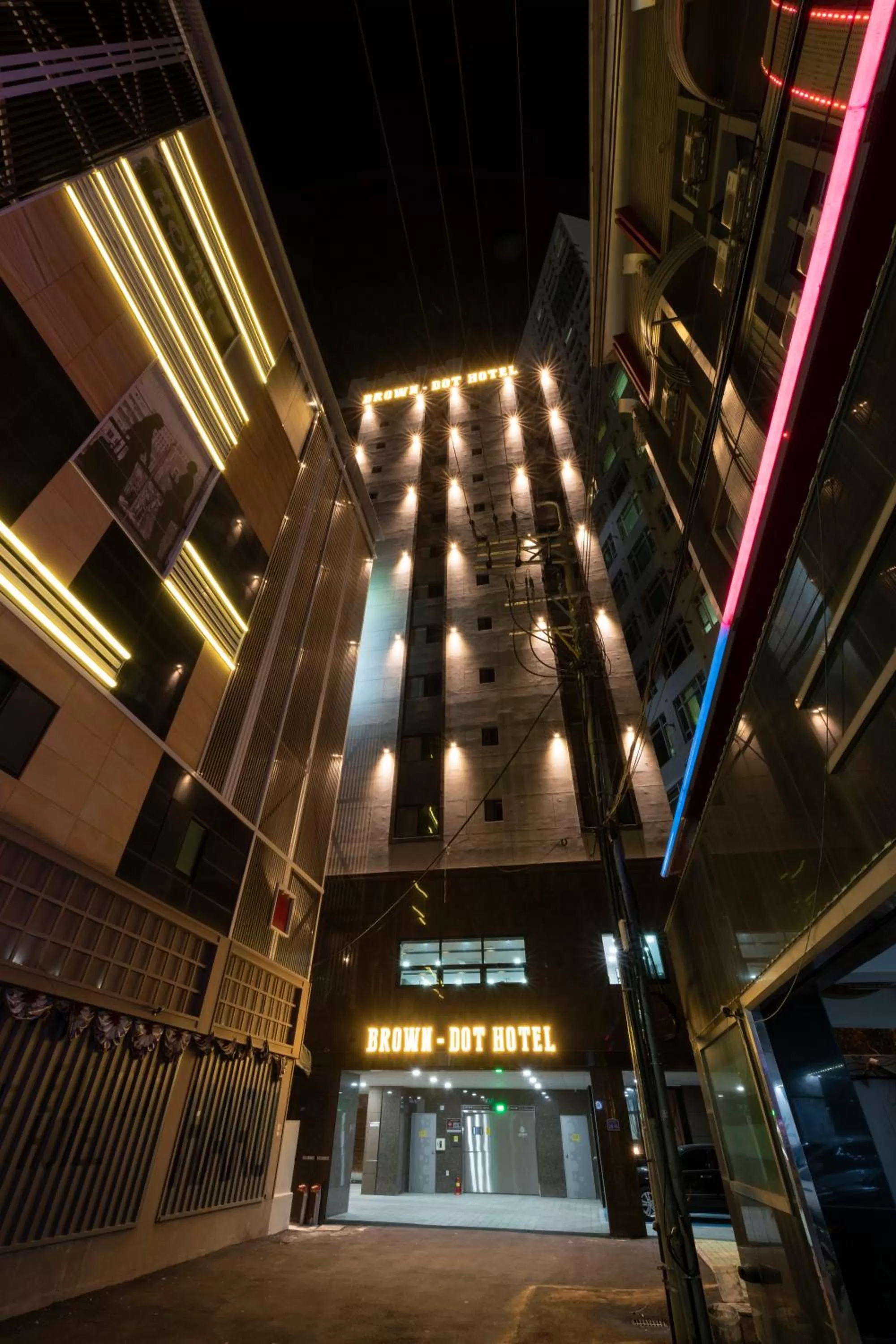 Property building in Seomyeon Brown-dot hotel Gold
