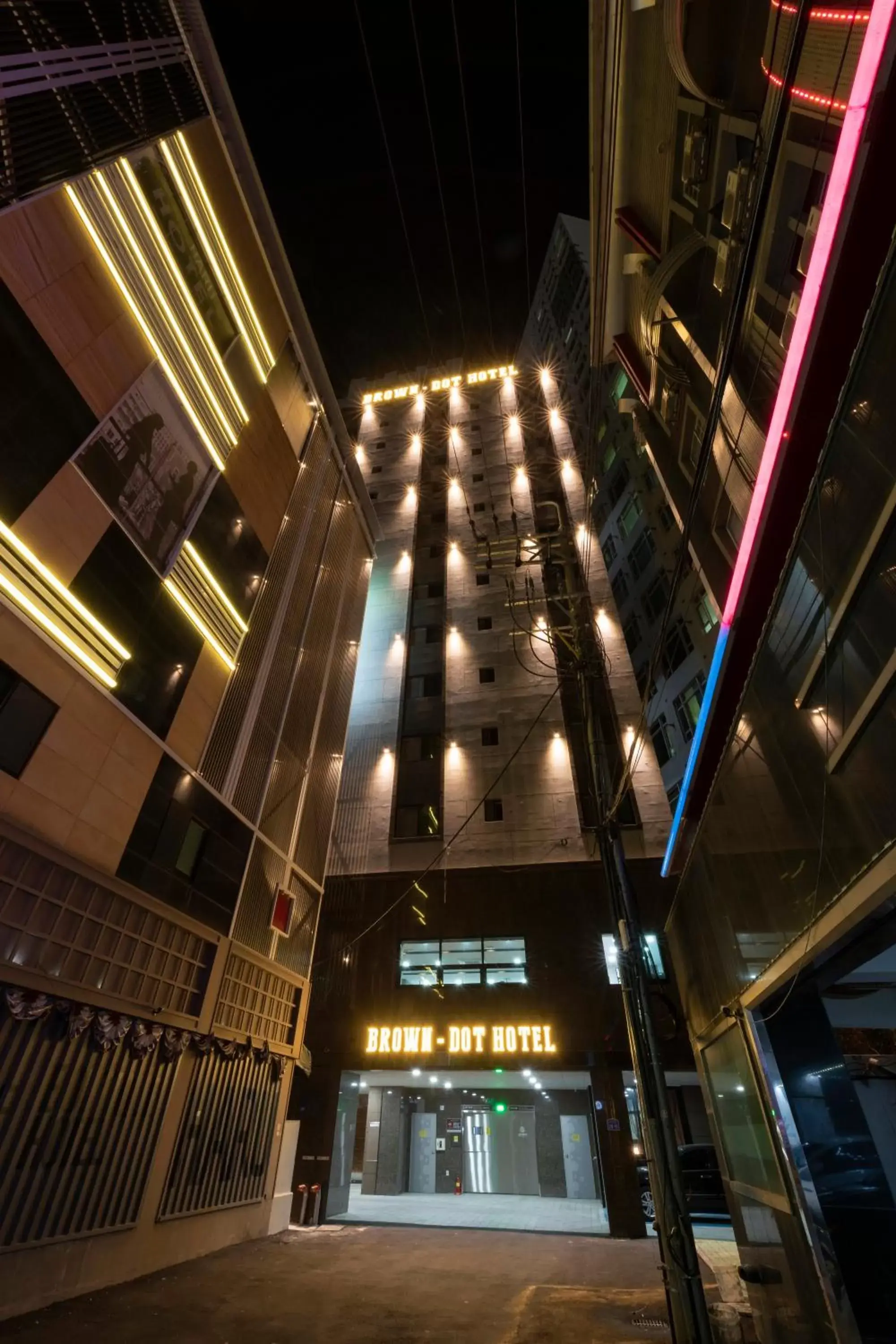 Property Building in Seomyeon Brown-dot hotel Gold