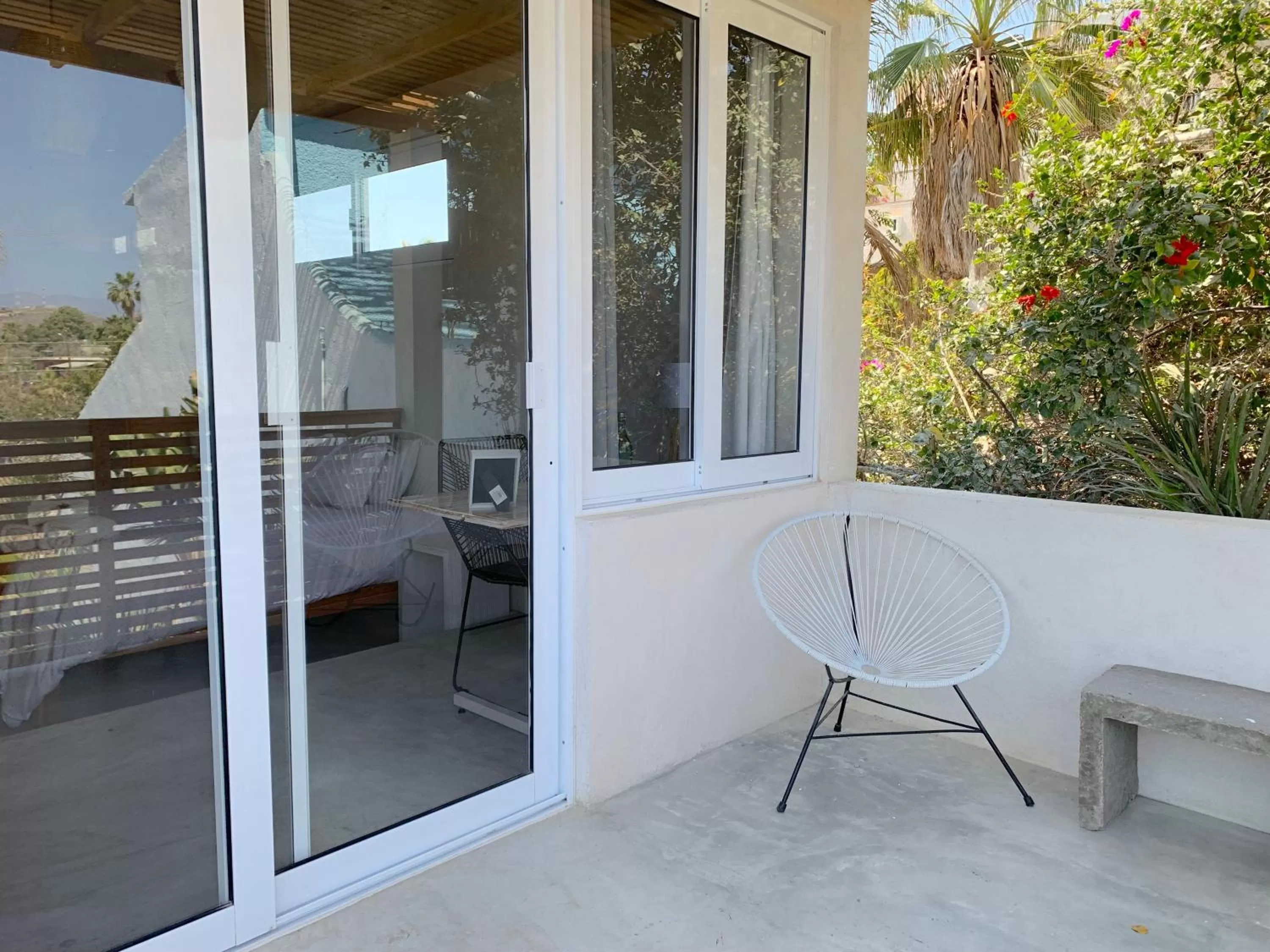 Patio, Balcony/Terrace in Perro Surfero Hotel