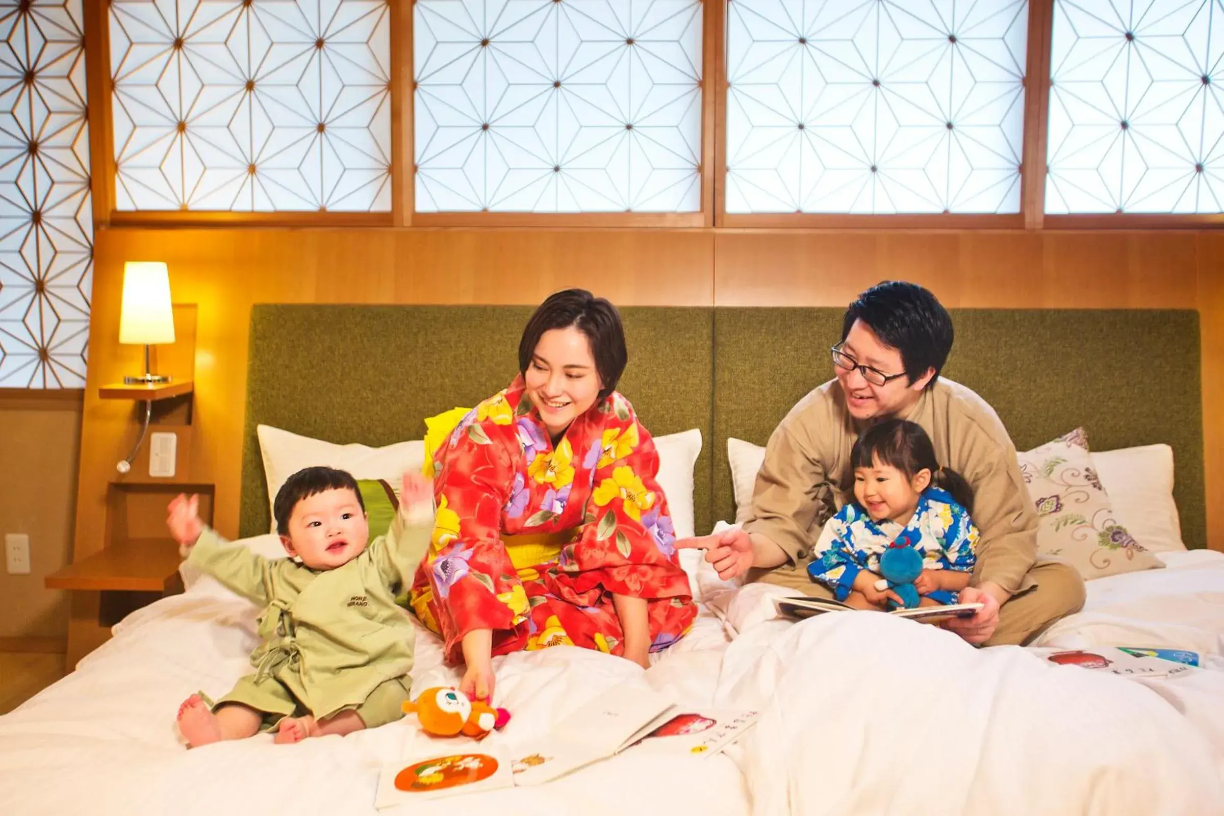 Family in Honjin Hiranoya Kachoan