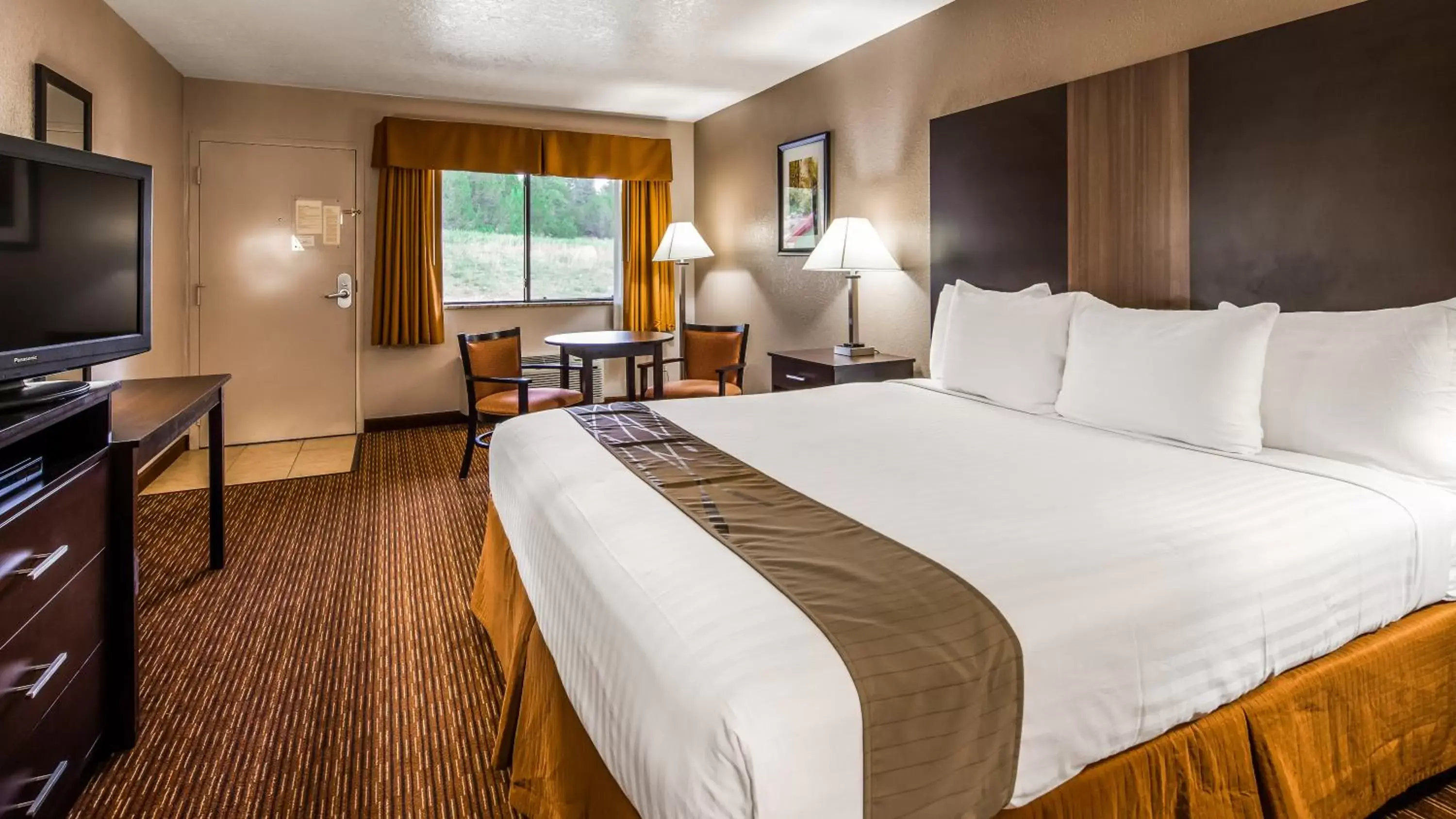 Bedroom, Bed in Best Western Sawmill Inn