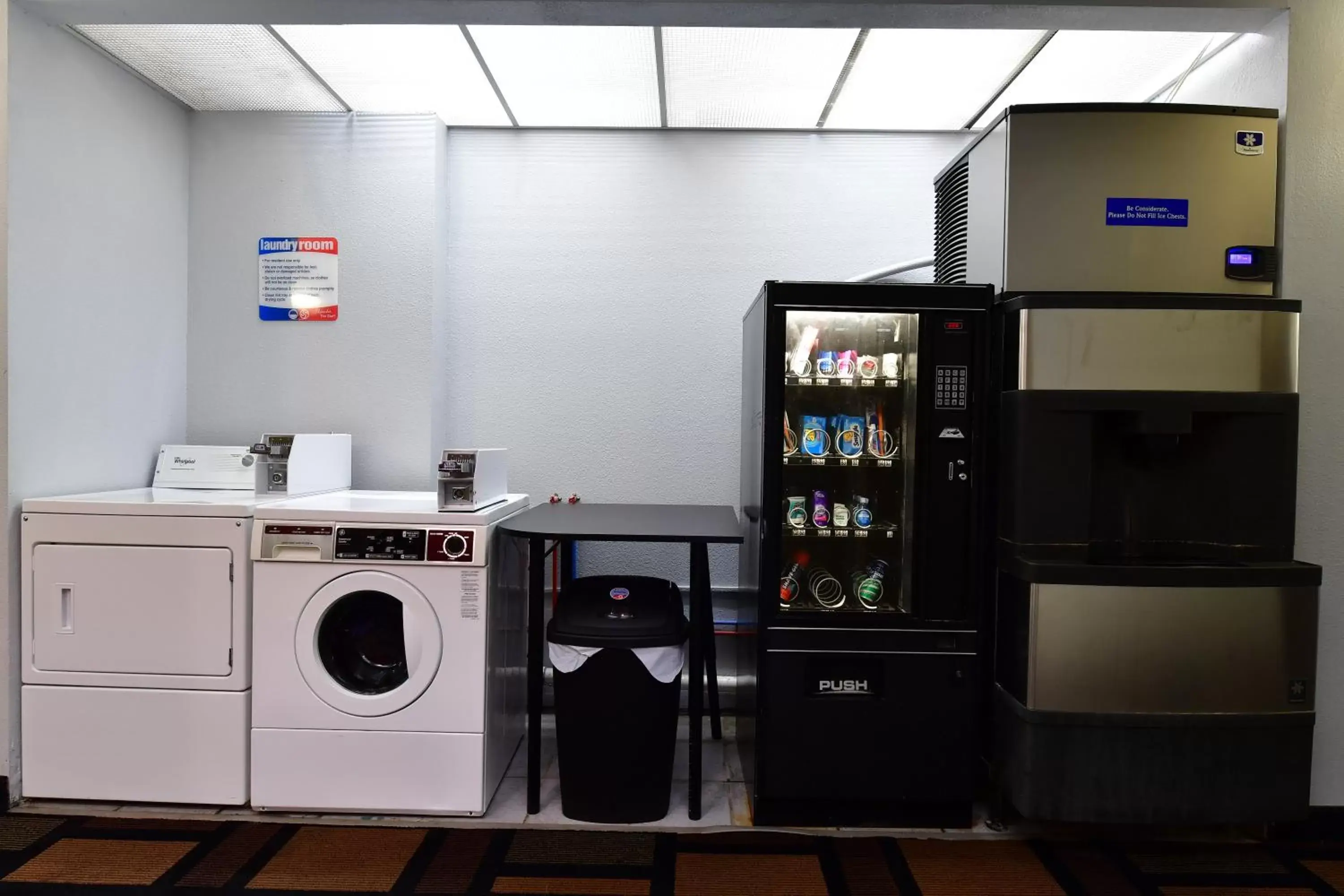 Other, Coffee/Tea Facilities in Motel 6-Lincoln, NE