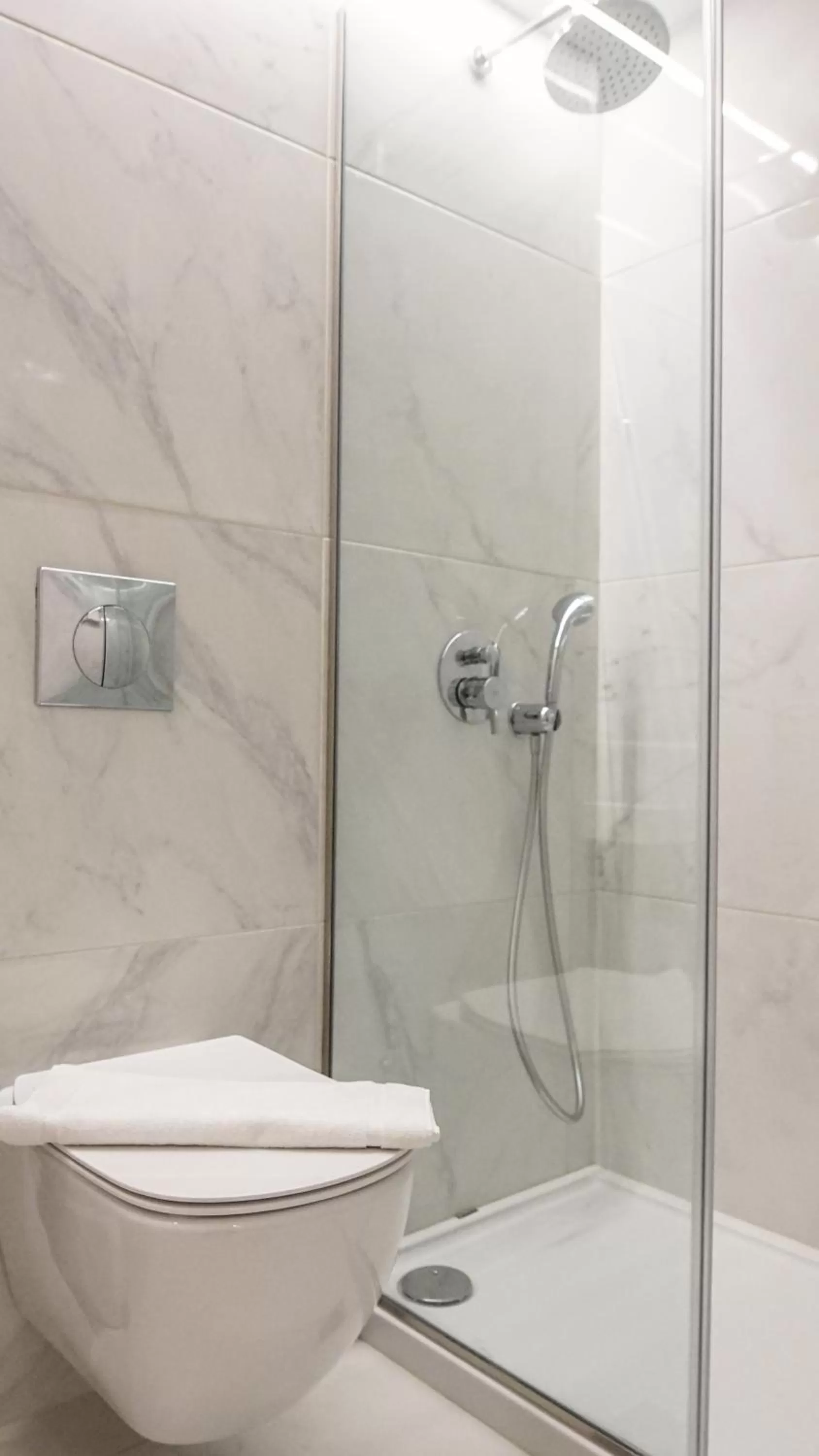 Shower in Athens Cypria Hotel