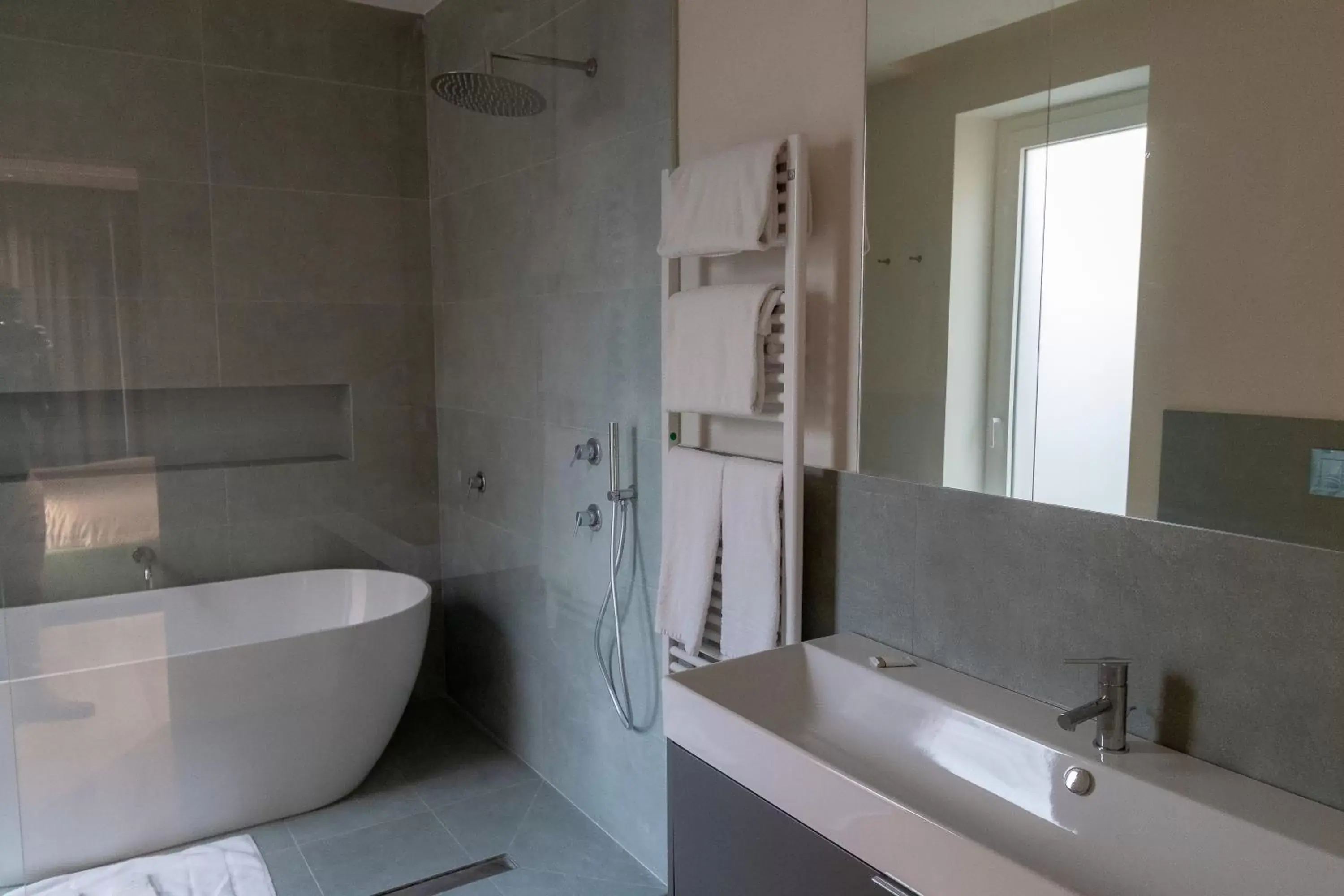 Shower, Bathroom in Pasubio Quattro BB