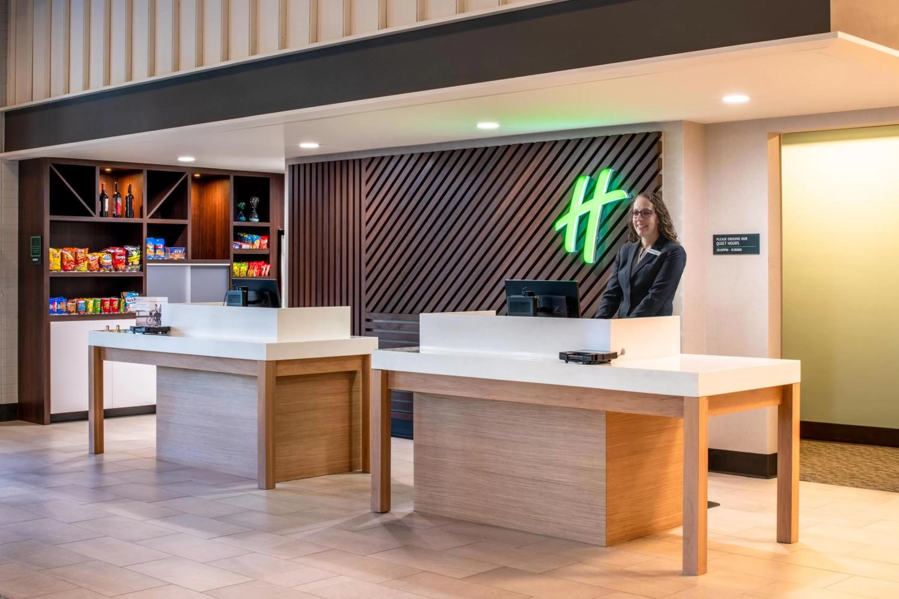 Lobby or reception in Holiday Inn Richland on the River by IHG