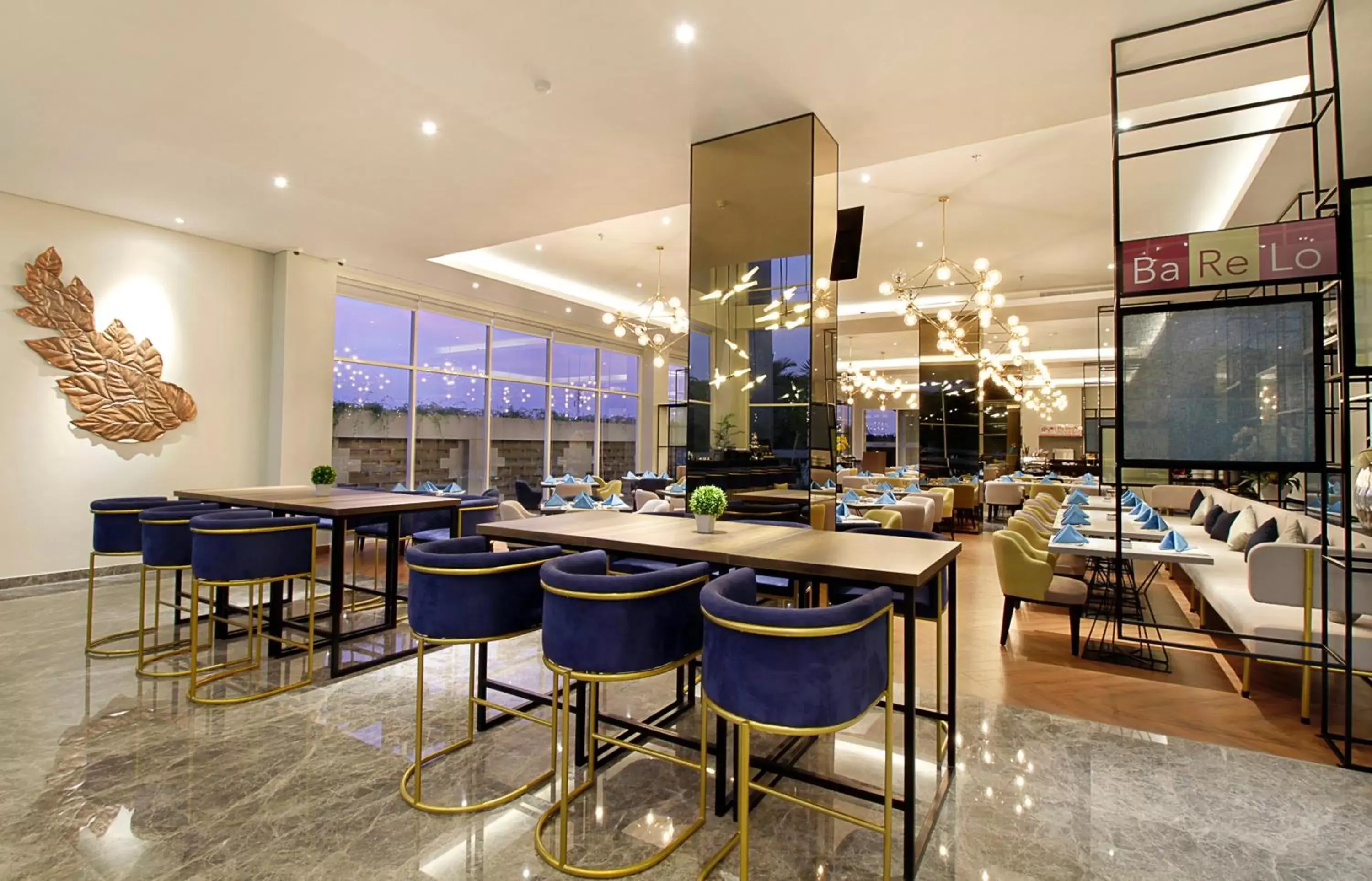 Lounge or bar, Restaurant/Places to Eat in Swiss-Belinn Airport Surabaya