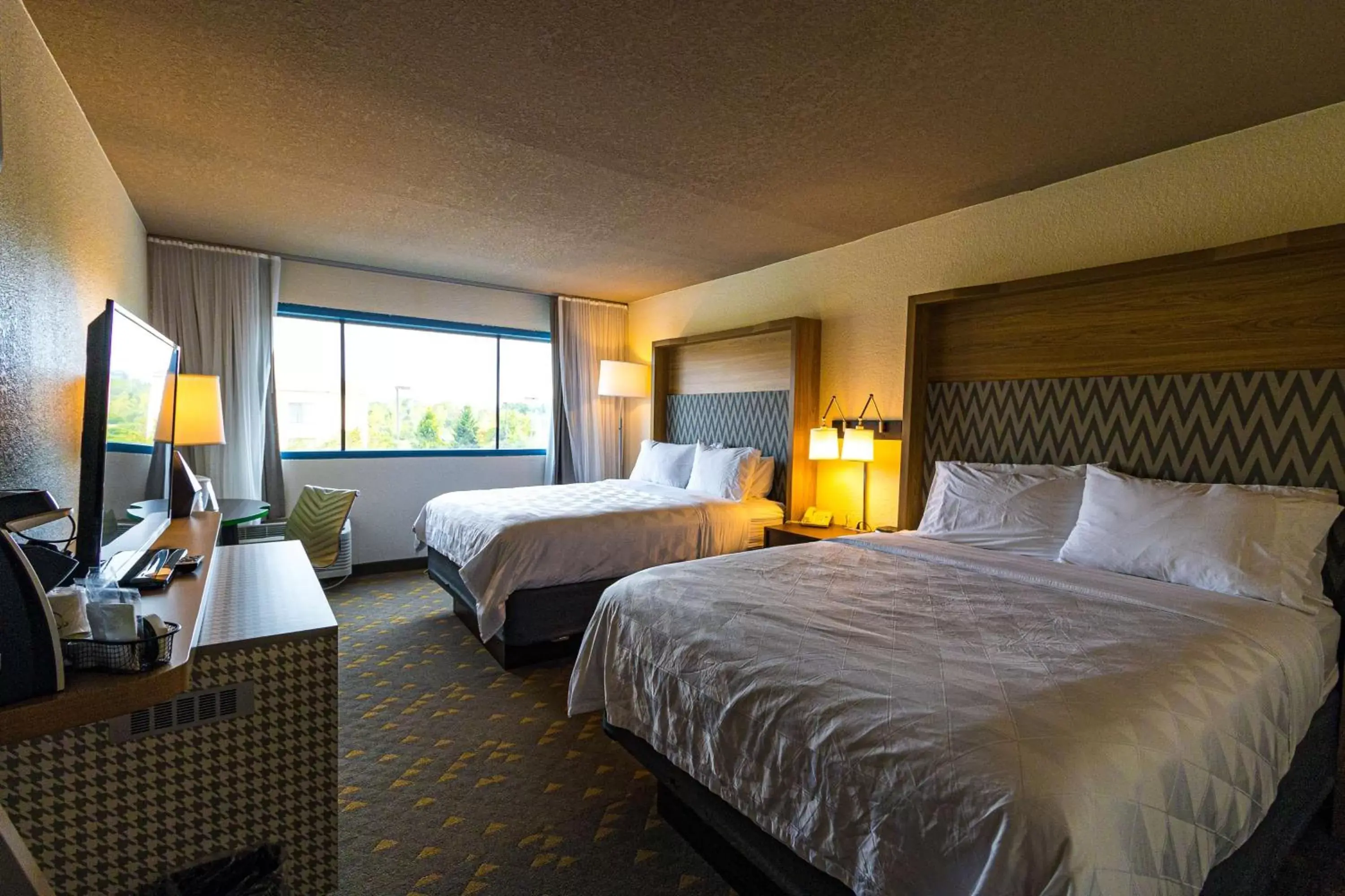 Bedroom, Bed in Gateway Hotel & Convention Center Best Western Premier Collection