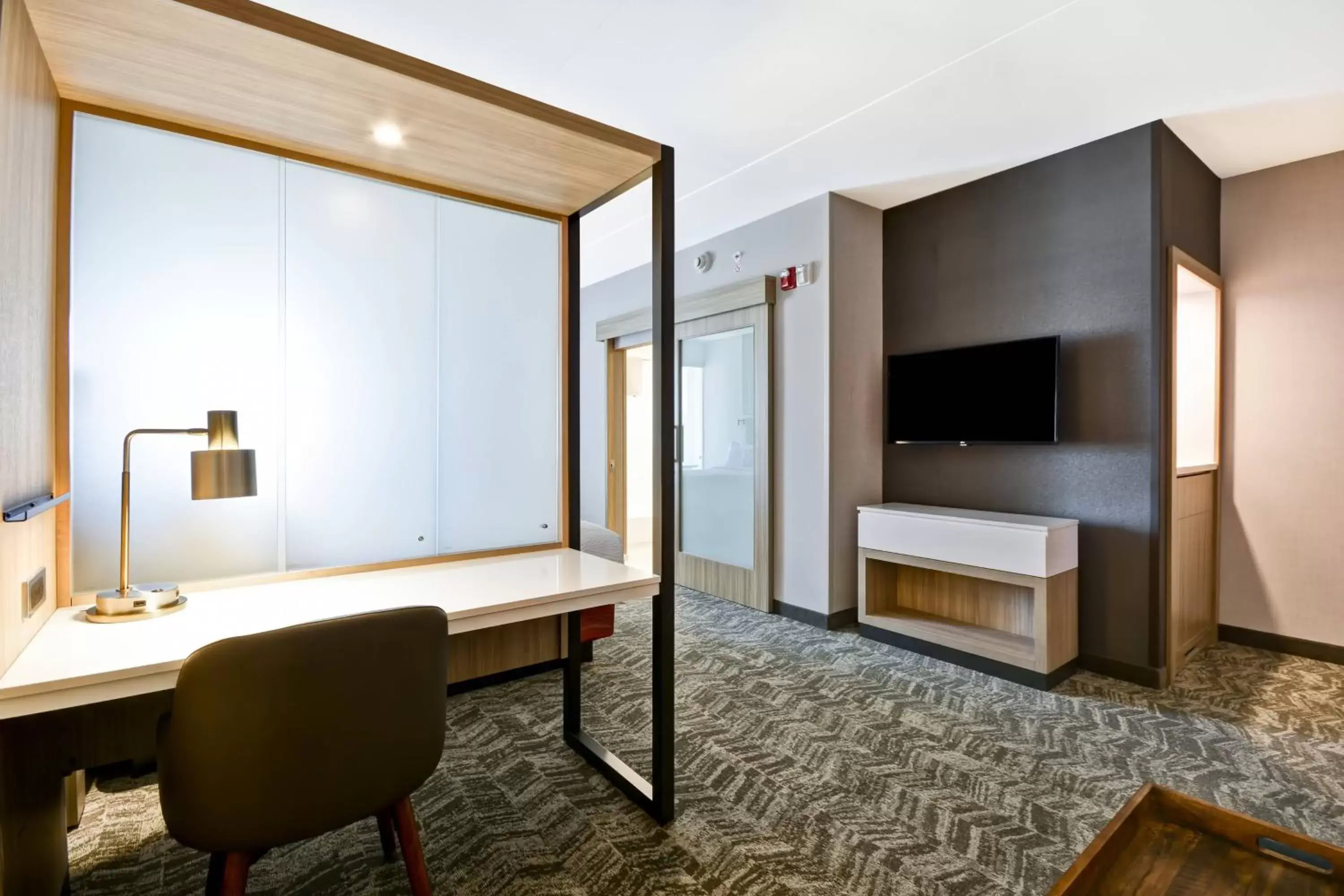 Photo of the whole room, TV/Entertainment Center in SpringHill Suites by Marriott Cincinnati Blue Ash