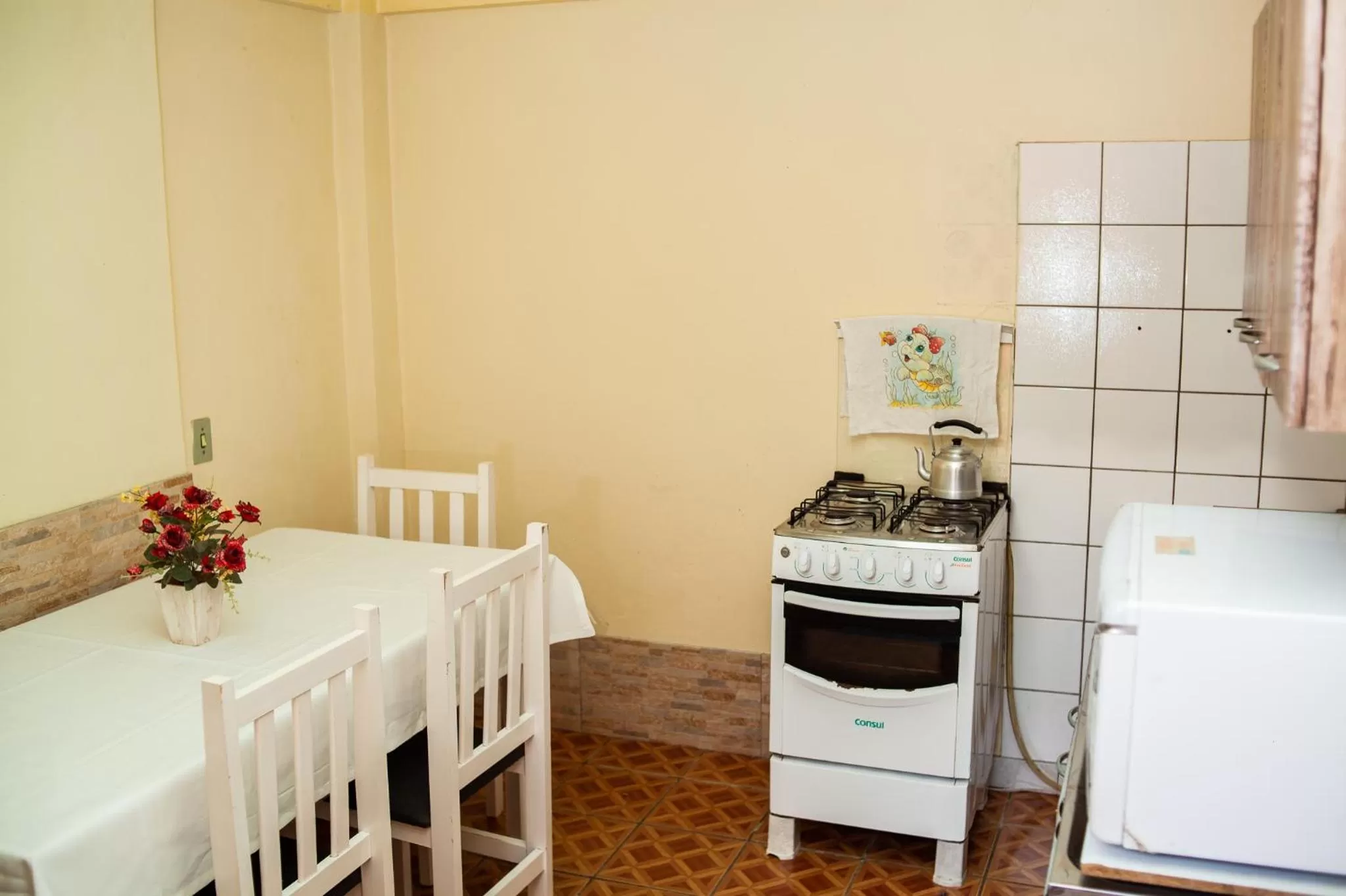 Communal kitchen, Bed in Pousada Barth