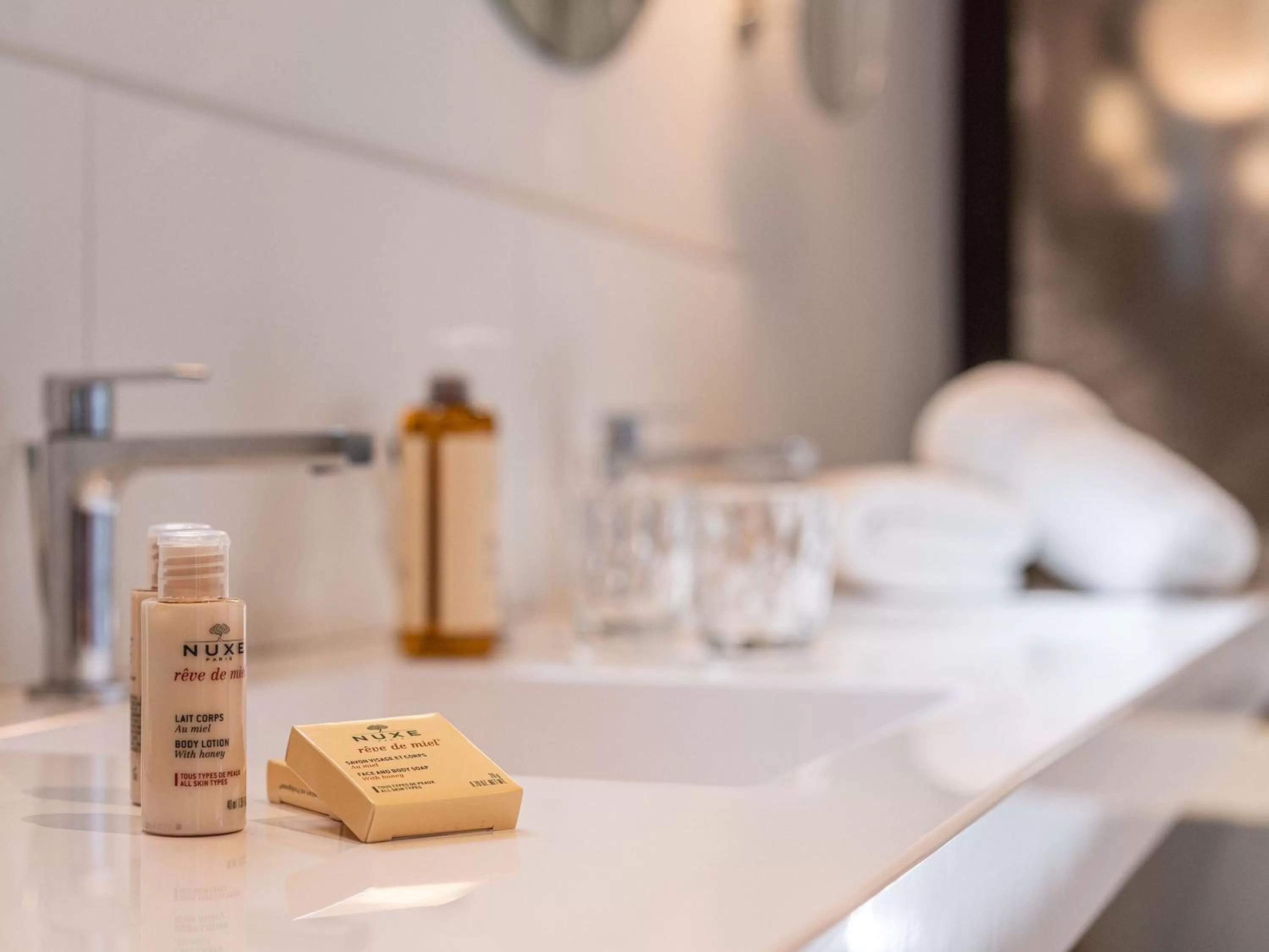 Bathroom in Mercure Valence