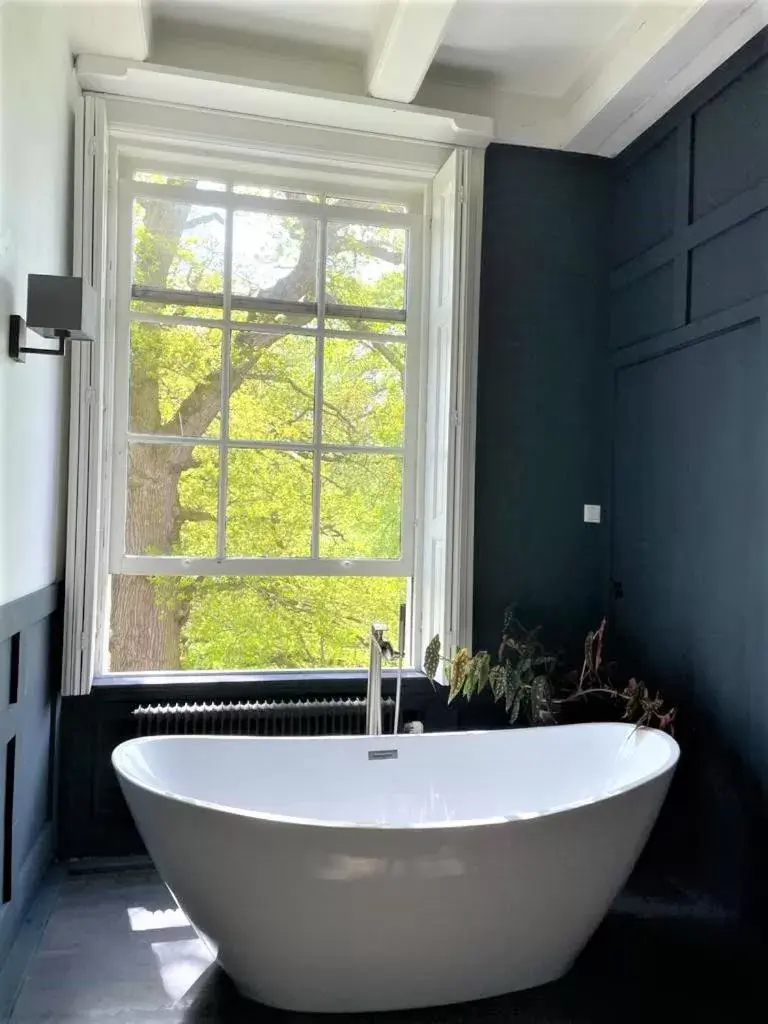 Bathroom in Eco Hotel Plantage Rococo