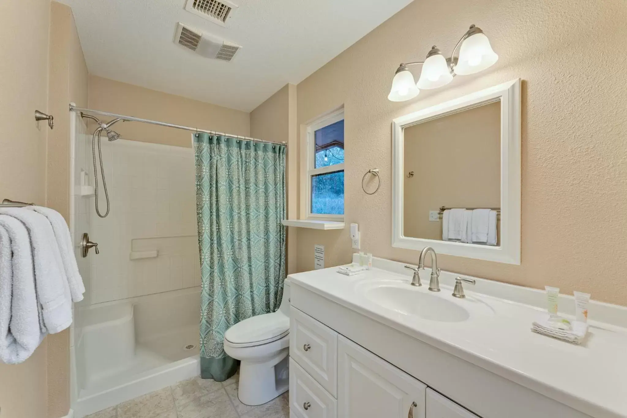 Bathroom in Lantern Light Inn - Romantic Getaway