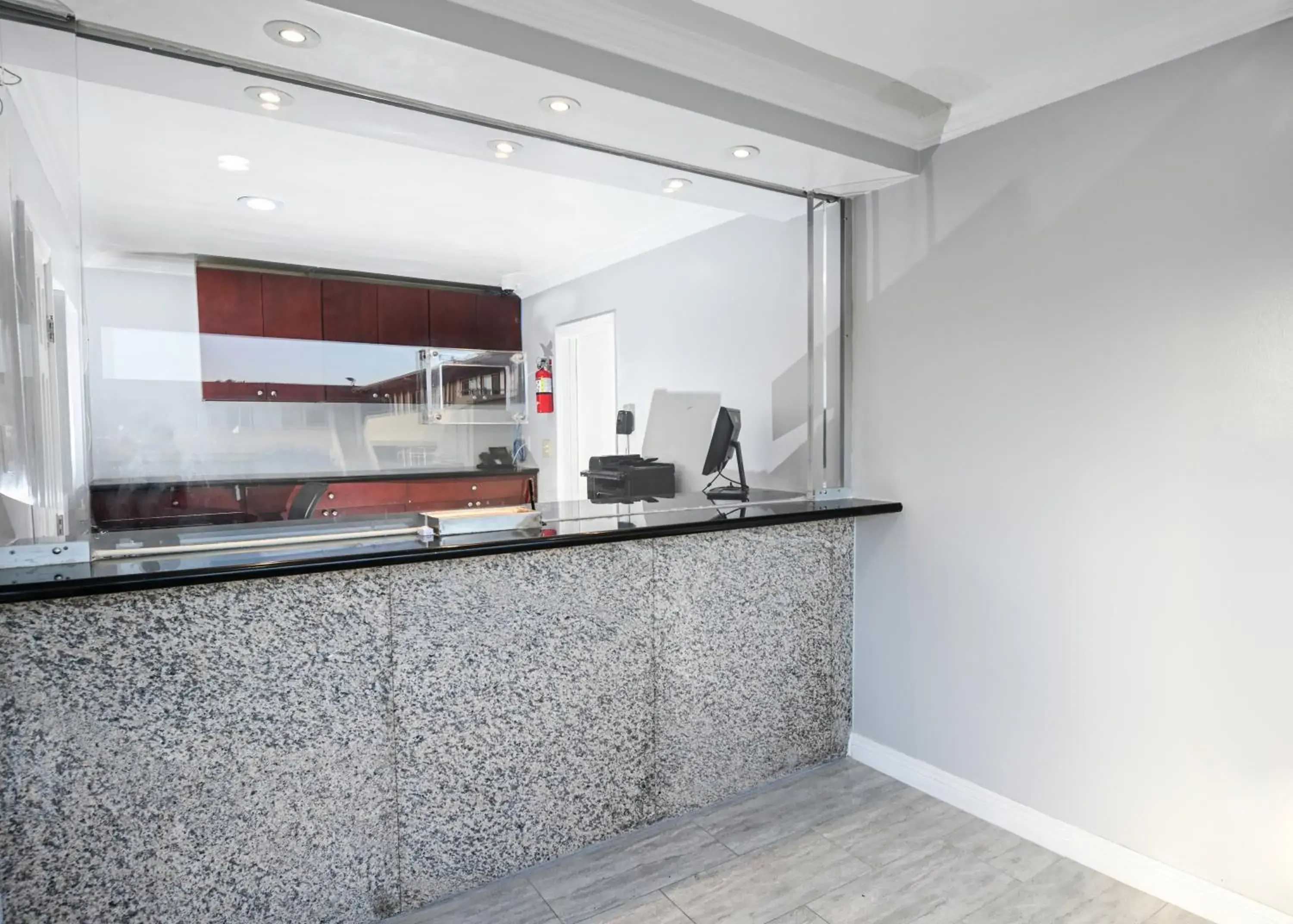 Lobby or reception in Sea Rock Inn - Long Beach Lobby or reception in Sea Rock Inn - Long Beach