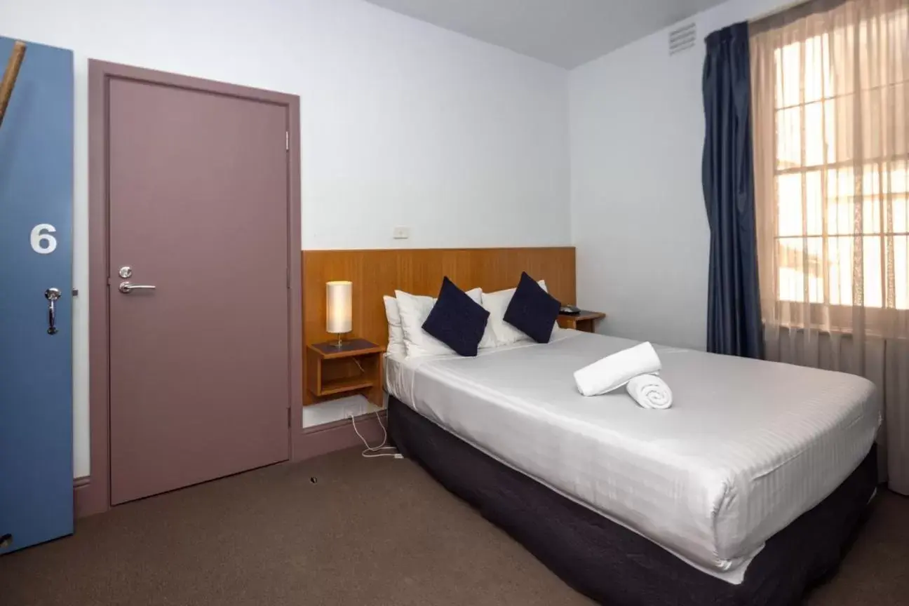 Bedroom, Bed in Central Hotel Hobart