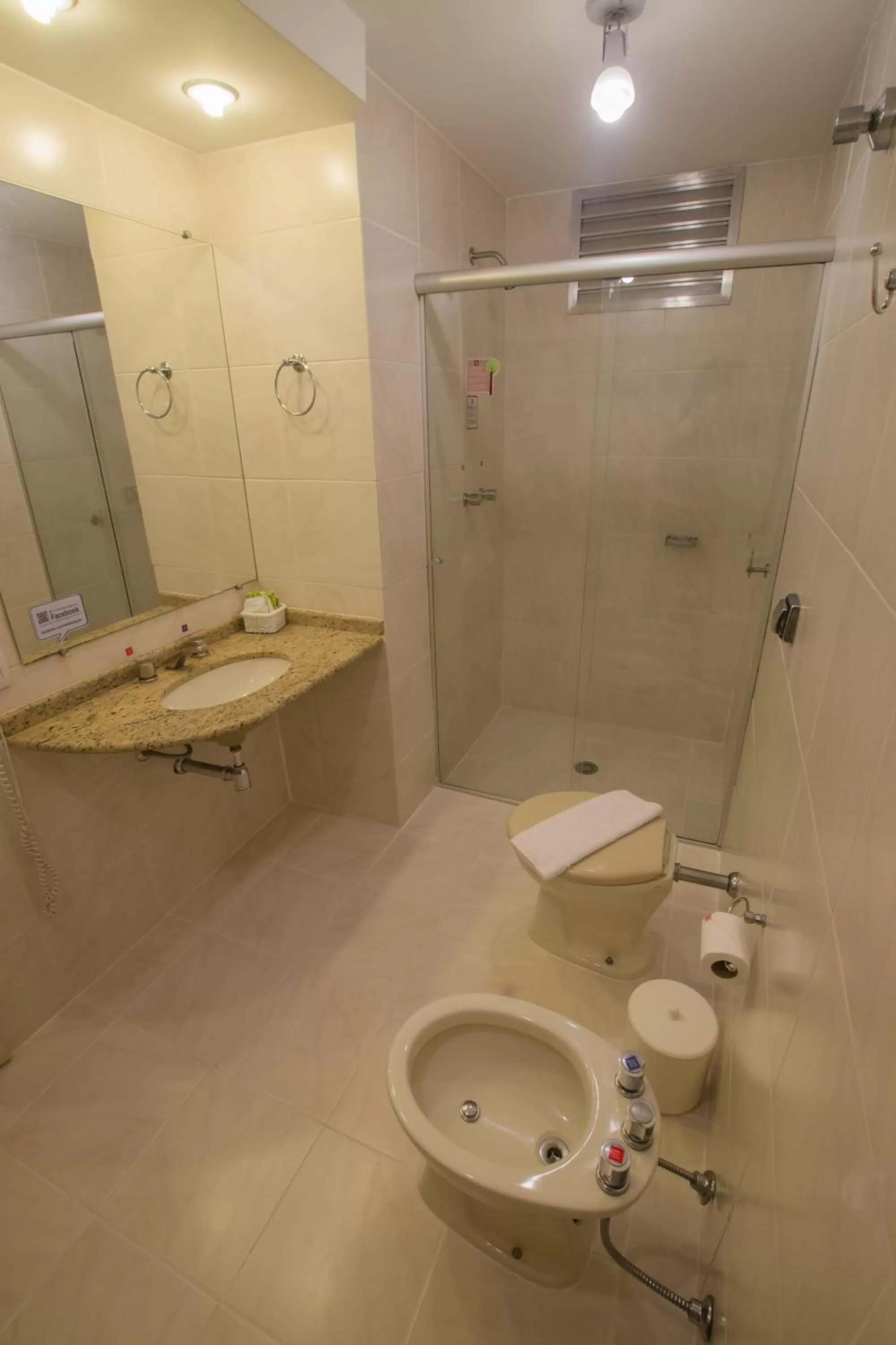 Shower in SJ Executive - San Juan Curitiba