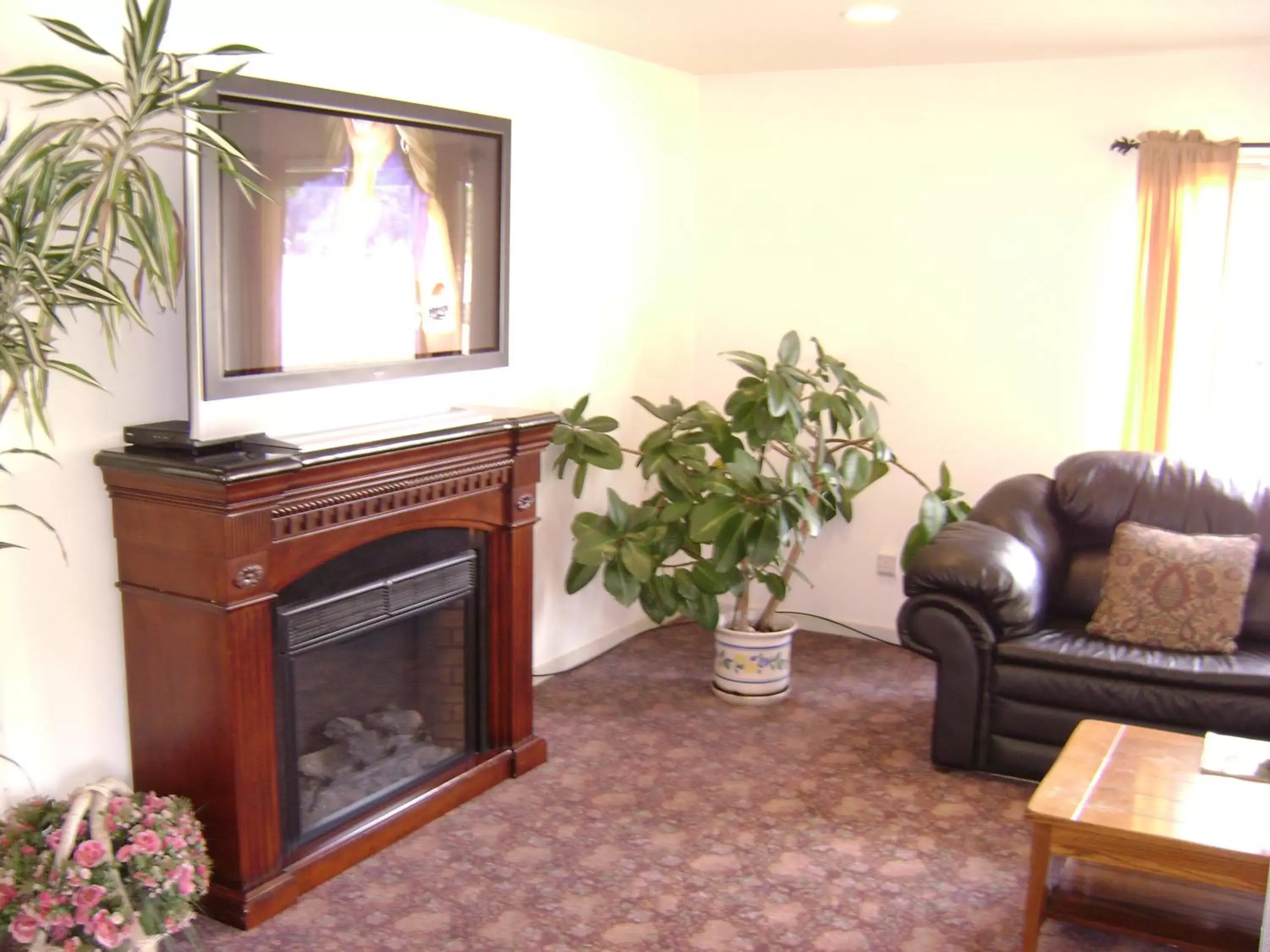 Lobby or reception, TV/Entertainment Center in Edgewick Inn