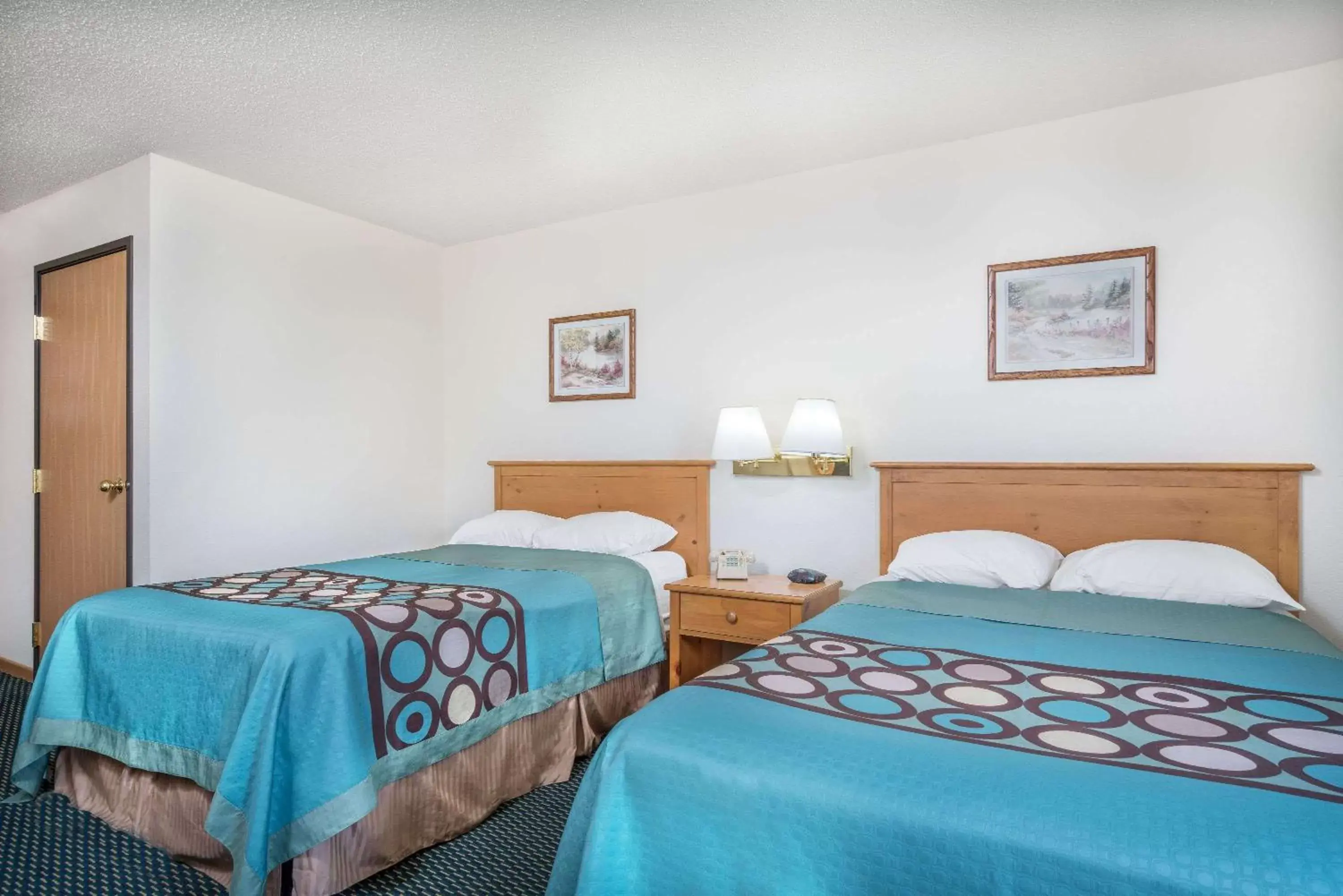 Photo of the whole room, Bed in Super 8 by Wyndham Phillips Photo of the whole room, Bed in Super 8 by Wyndham Phillips