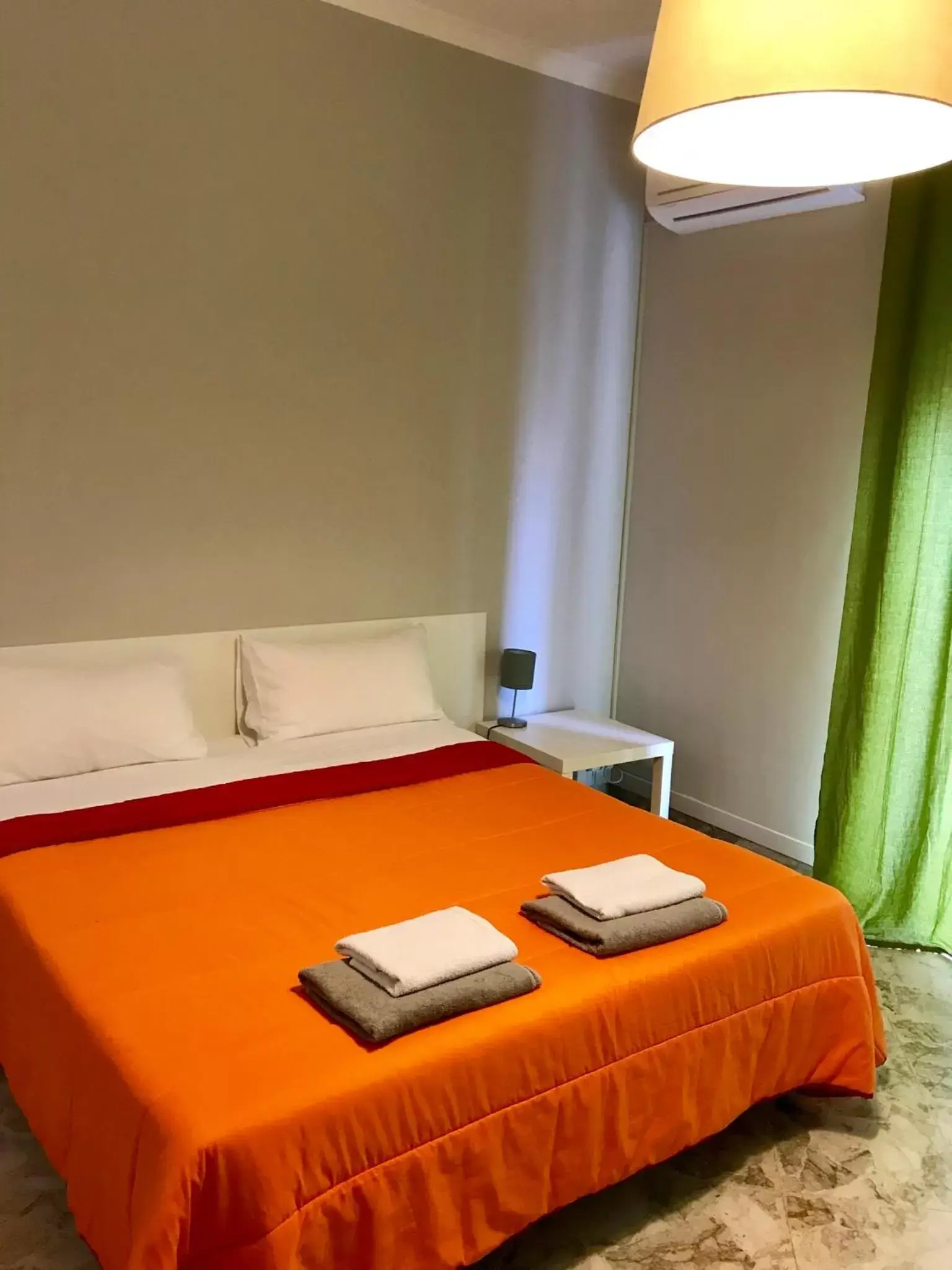 Bed in CAVOUR 124 -guest-room-