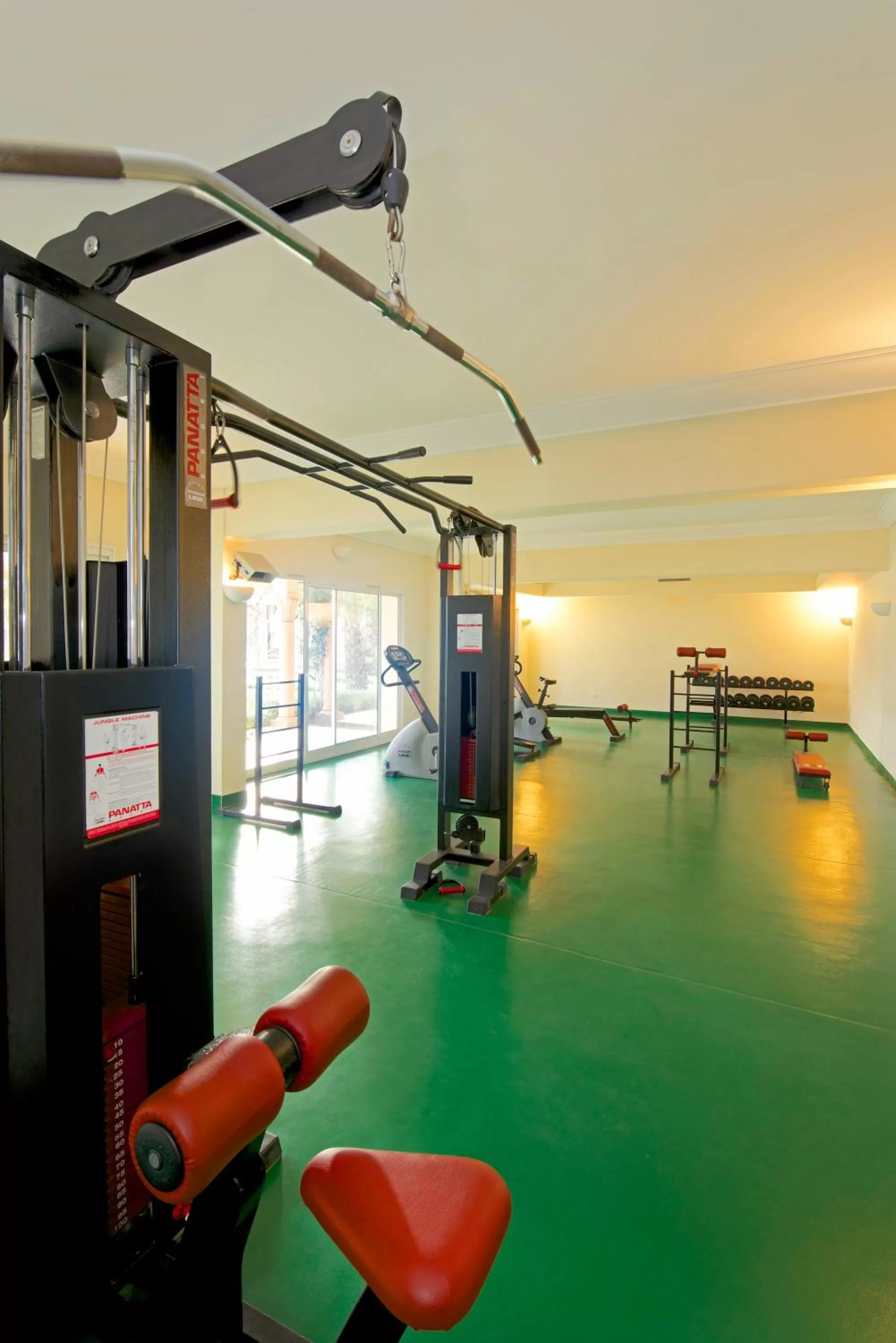 Fitness centre/facilities in Iberostar Waves Averroes