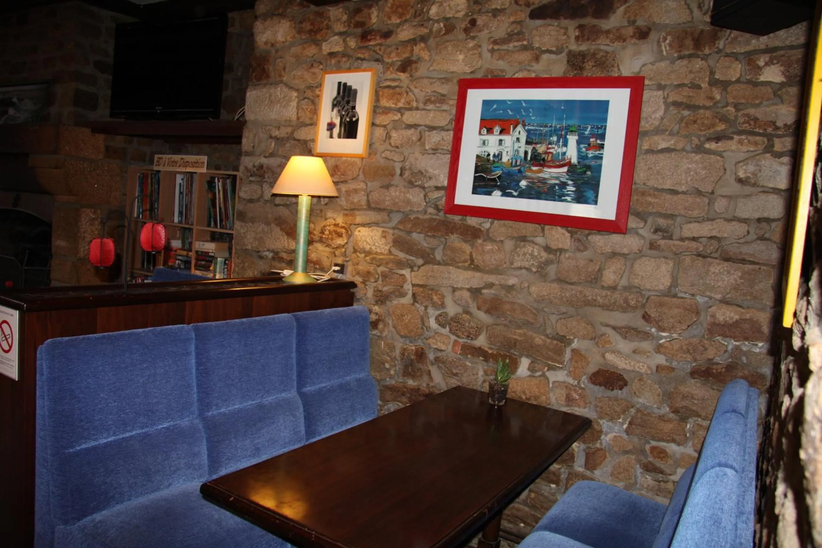 Lounge or bar in Le Cadoudal