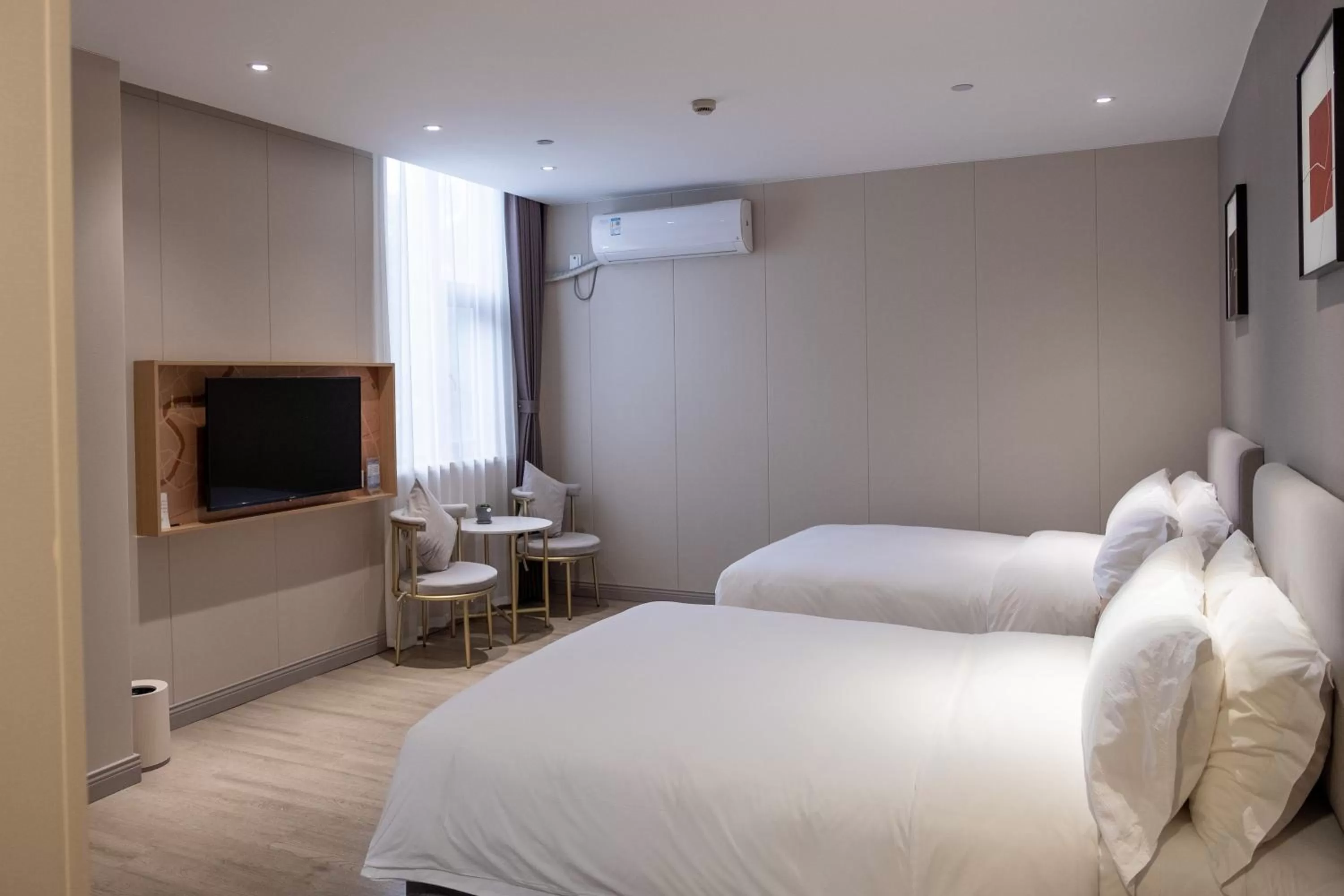 Bed in Shanghai JOYFUL YARD Hotel-Free shuttle bus to Pudong Airport and Disneyland