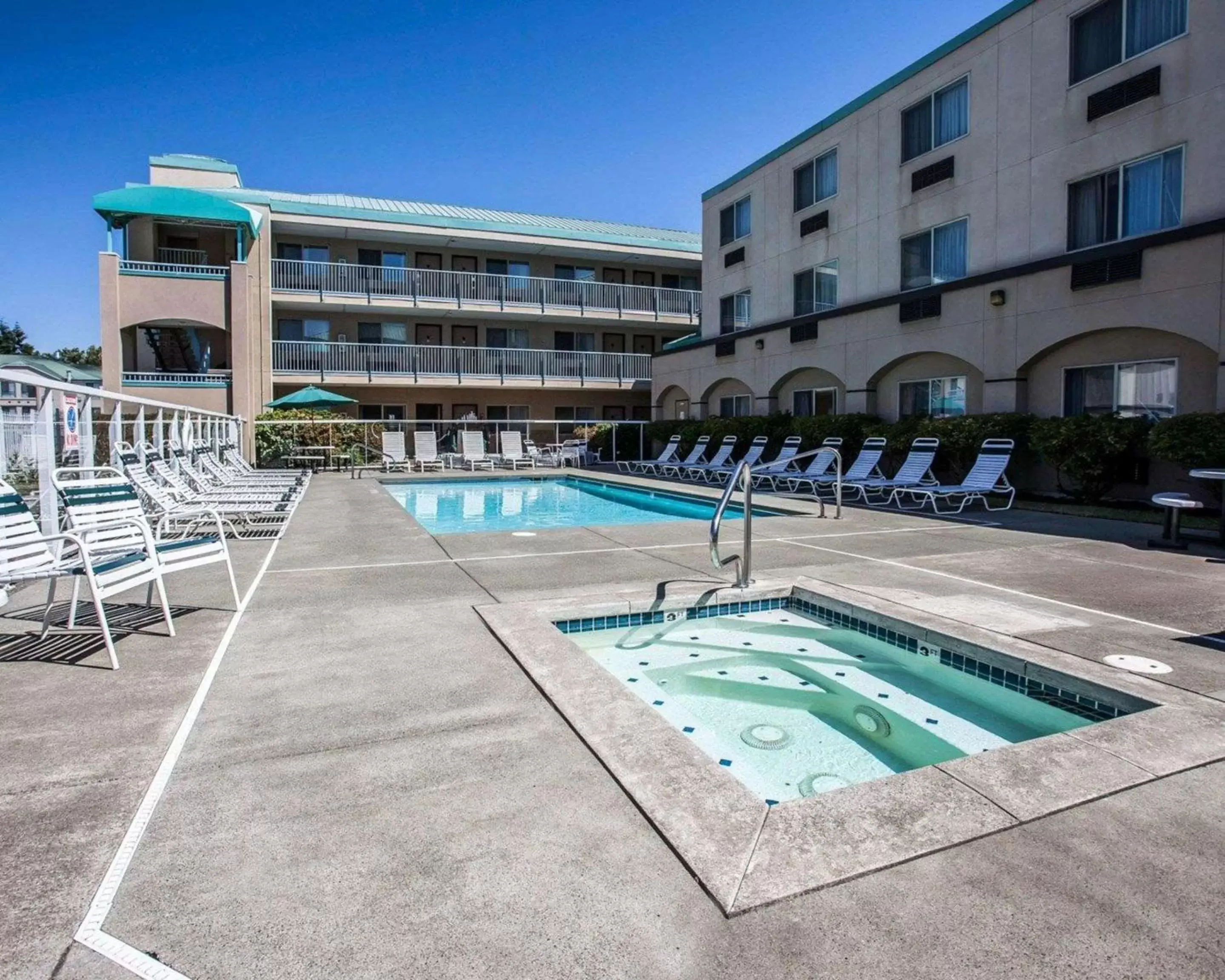 On site, Swimming Pool in Quality Inn Grand Suites Bellingham