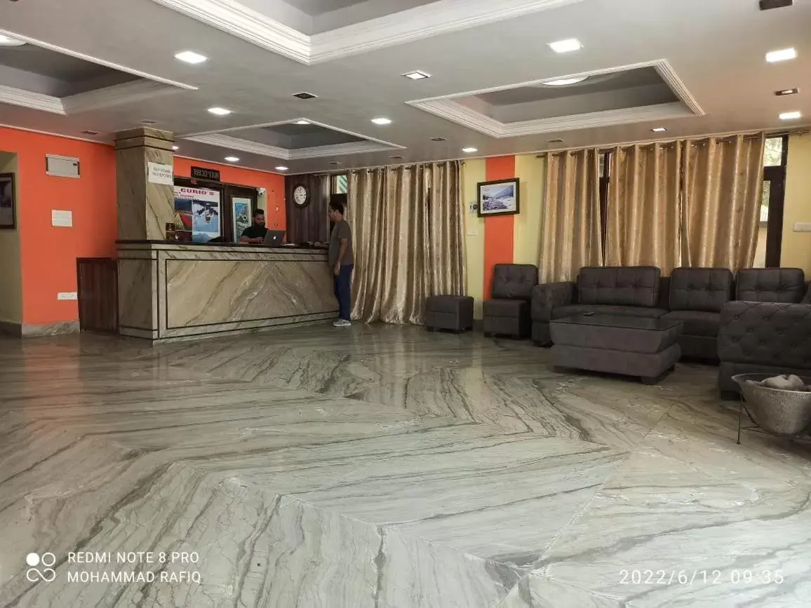 Lobby or reception in Hotel curio's All seasons Lobby or reception in Hotel curio's All seasons