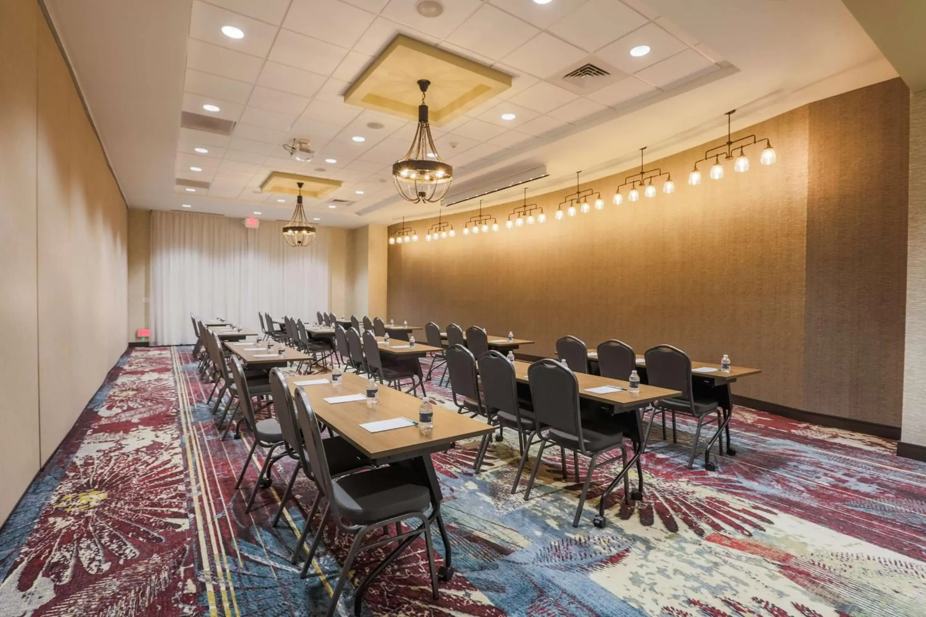 Meeting/conference room in Homewood Suites By Hilton Charleston Historic District