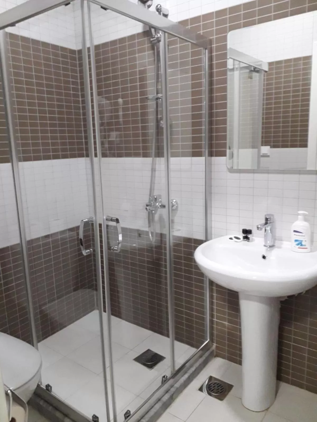 Shower in Hotel Old Konak