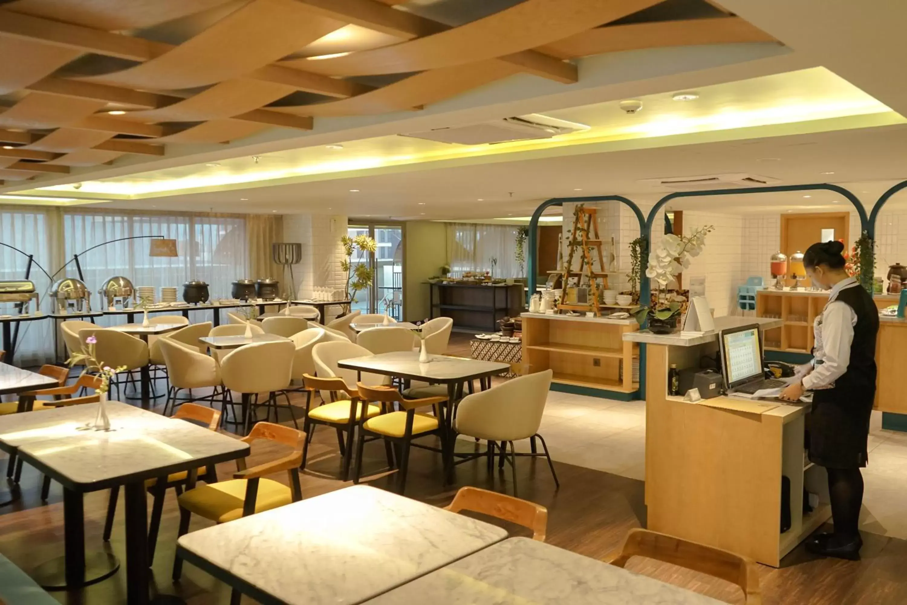Restaurant/places to eat in Louis Kienne Hotel Pemuda Restaurant/places to eat in Louis Kienne Hotel Pemuda