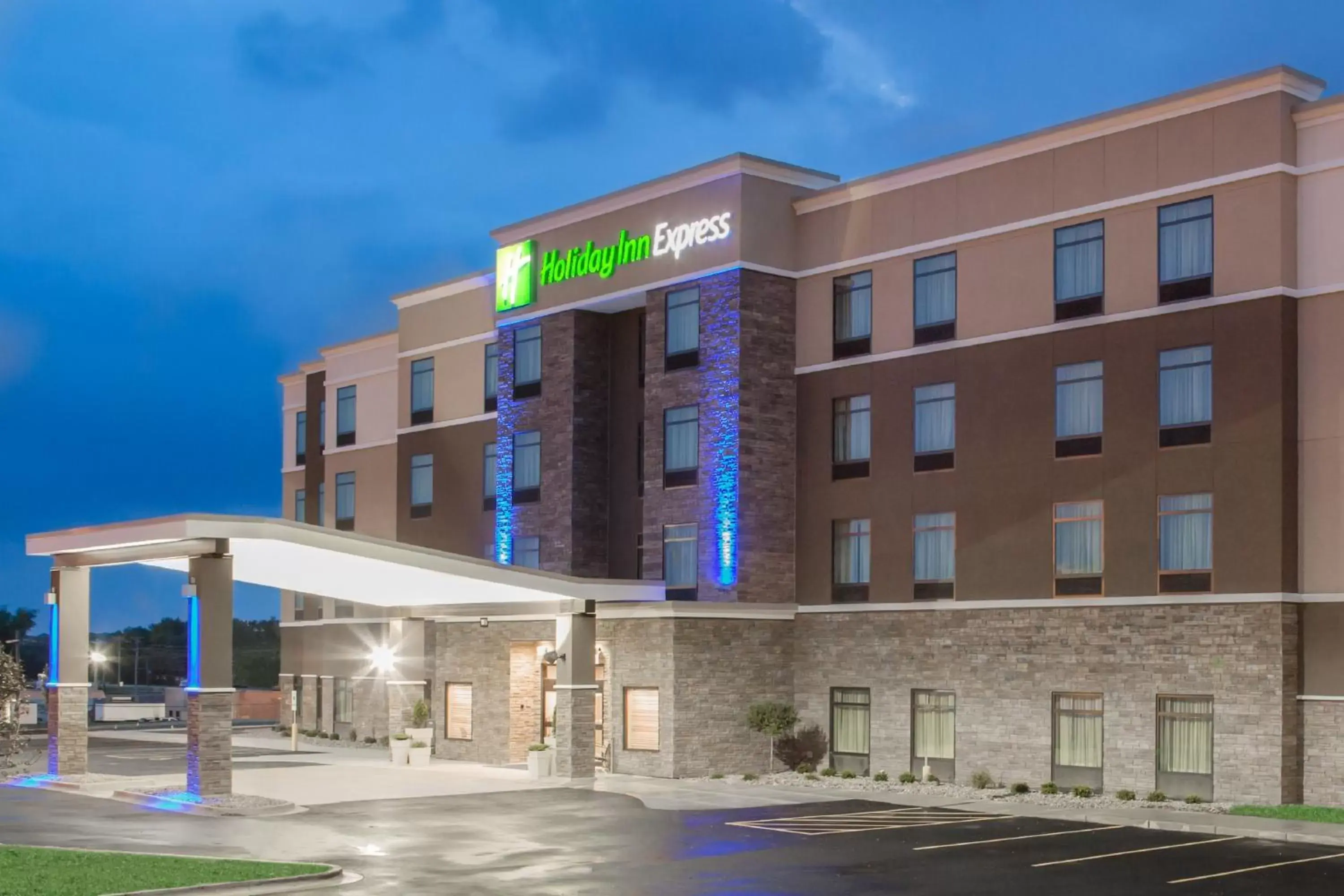 Property building in Holiday Inn Express Moline - Quad Cities Area, an IHG Hotel