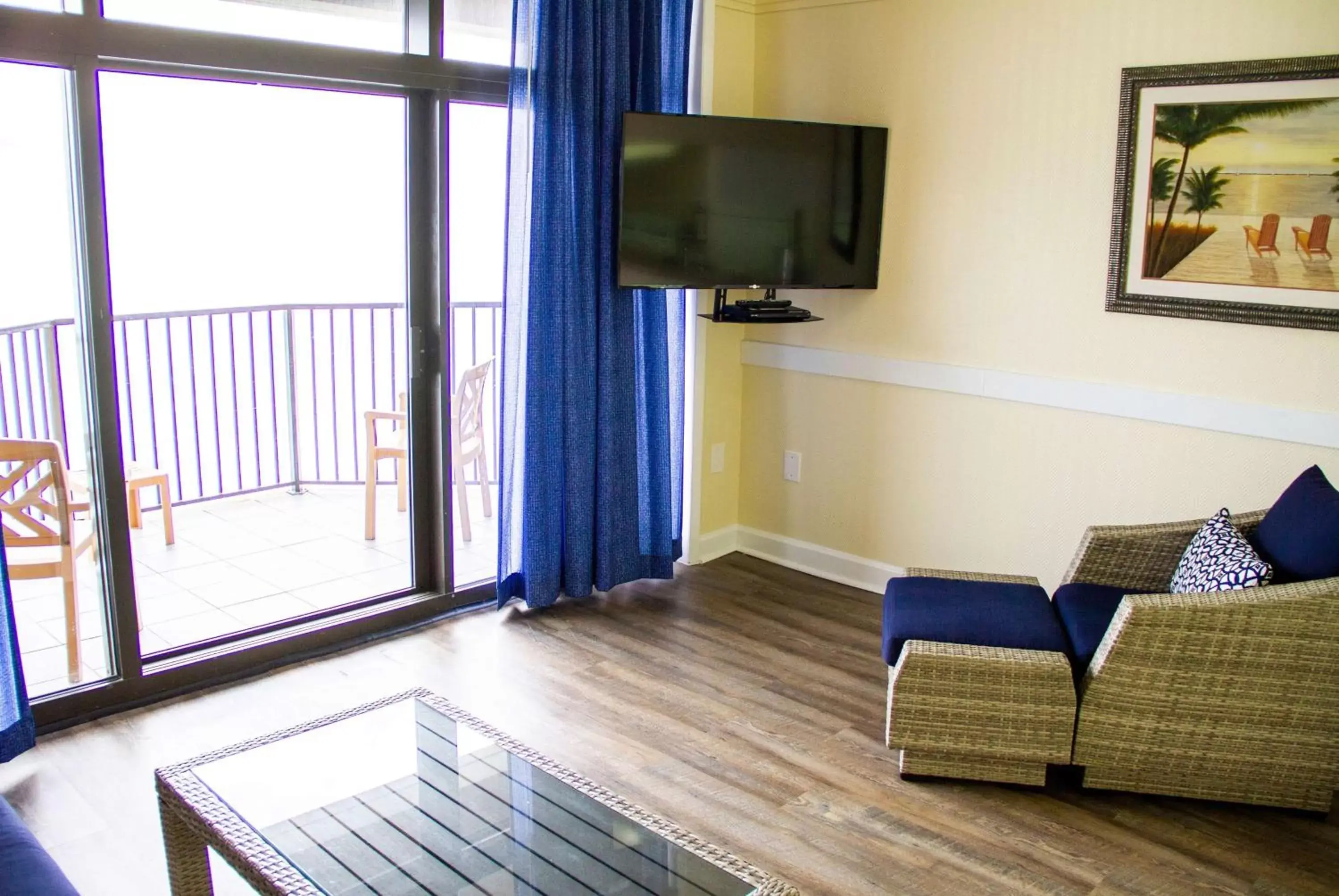 Photo of the whole room, TV/Entertainment Center in Wyndham Garden Fort Walton Beach Destin