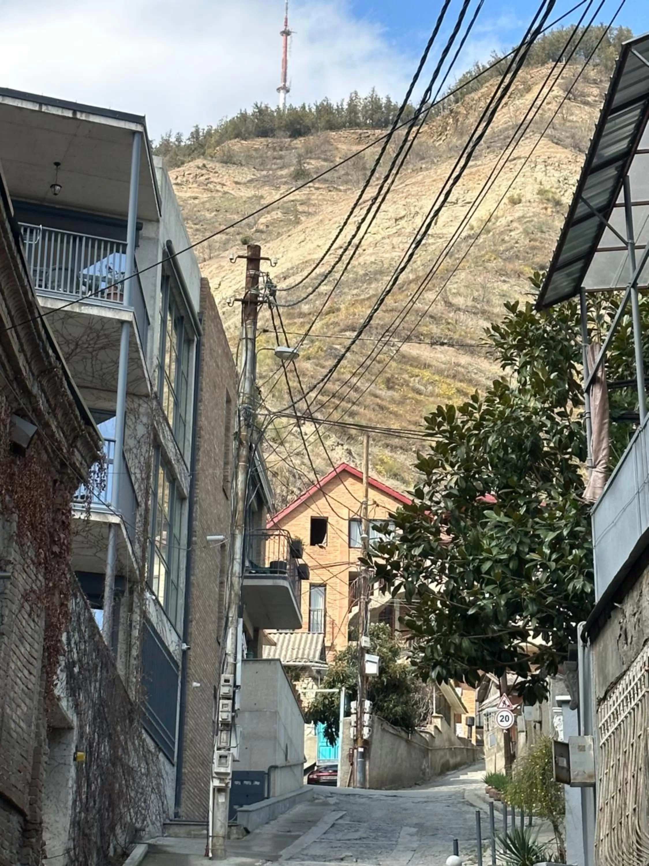 Mountain view in villa old sololaki