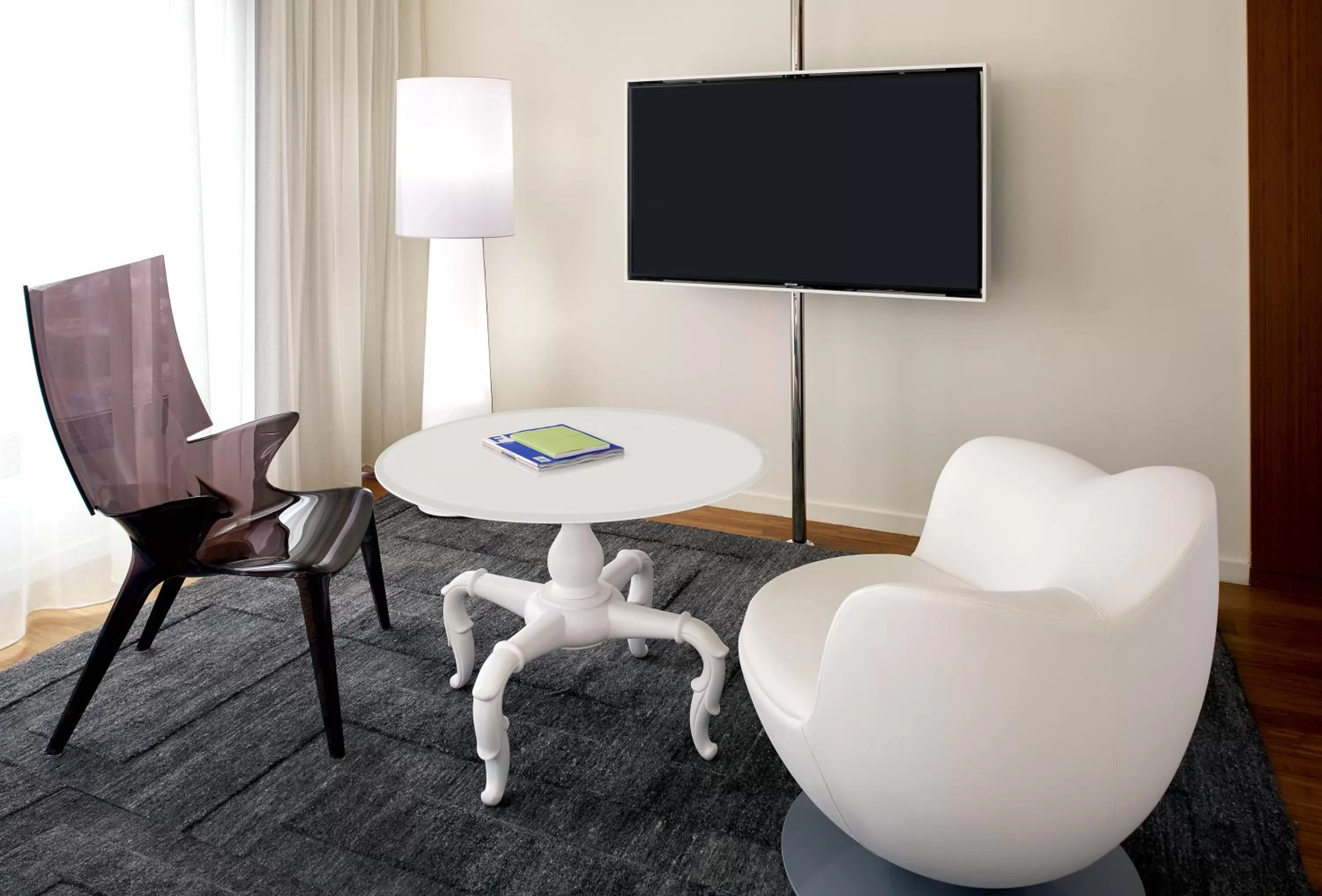 TV and multimedia in Mondrian Los Angeles