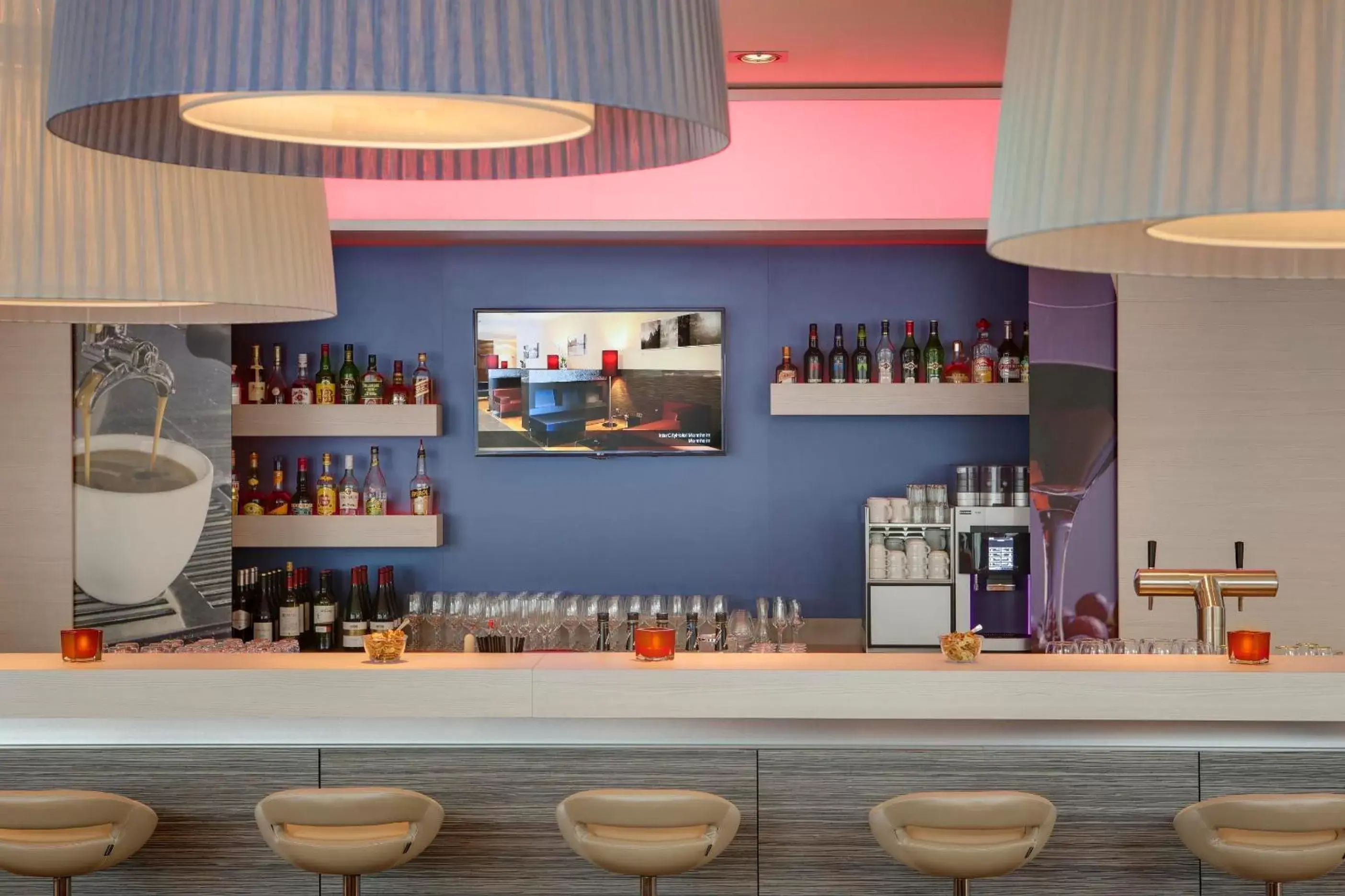 Lounge or bar, Lounge/Bar in IntercityHotel Enschede