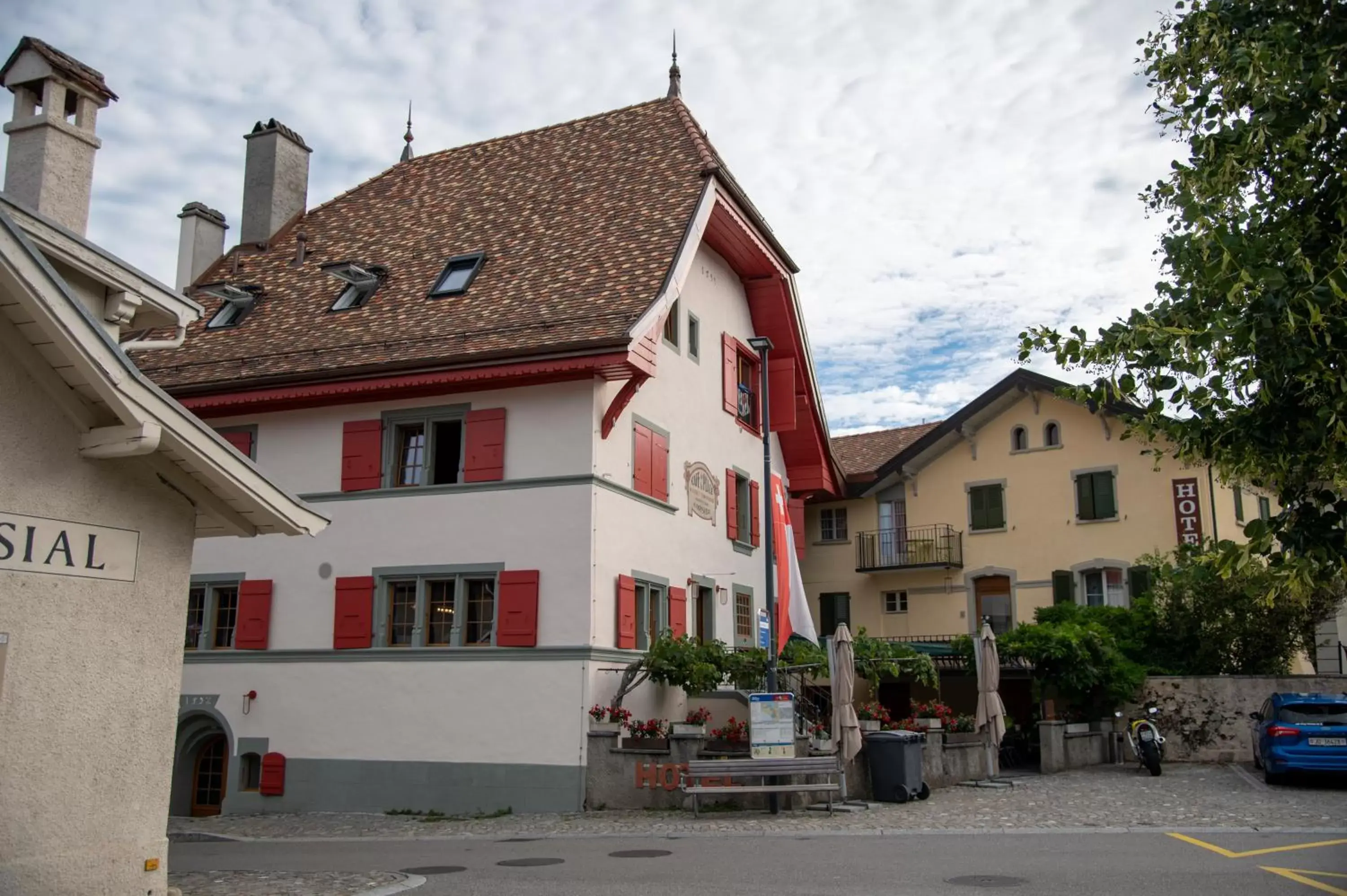 Property Building in Hotel de la Place