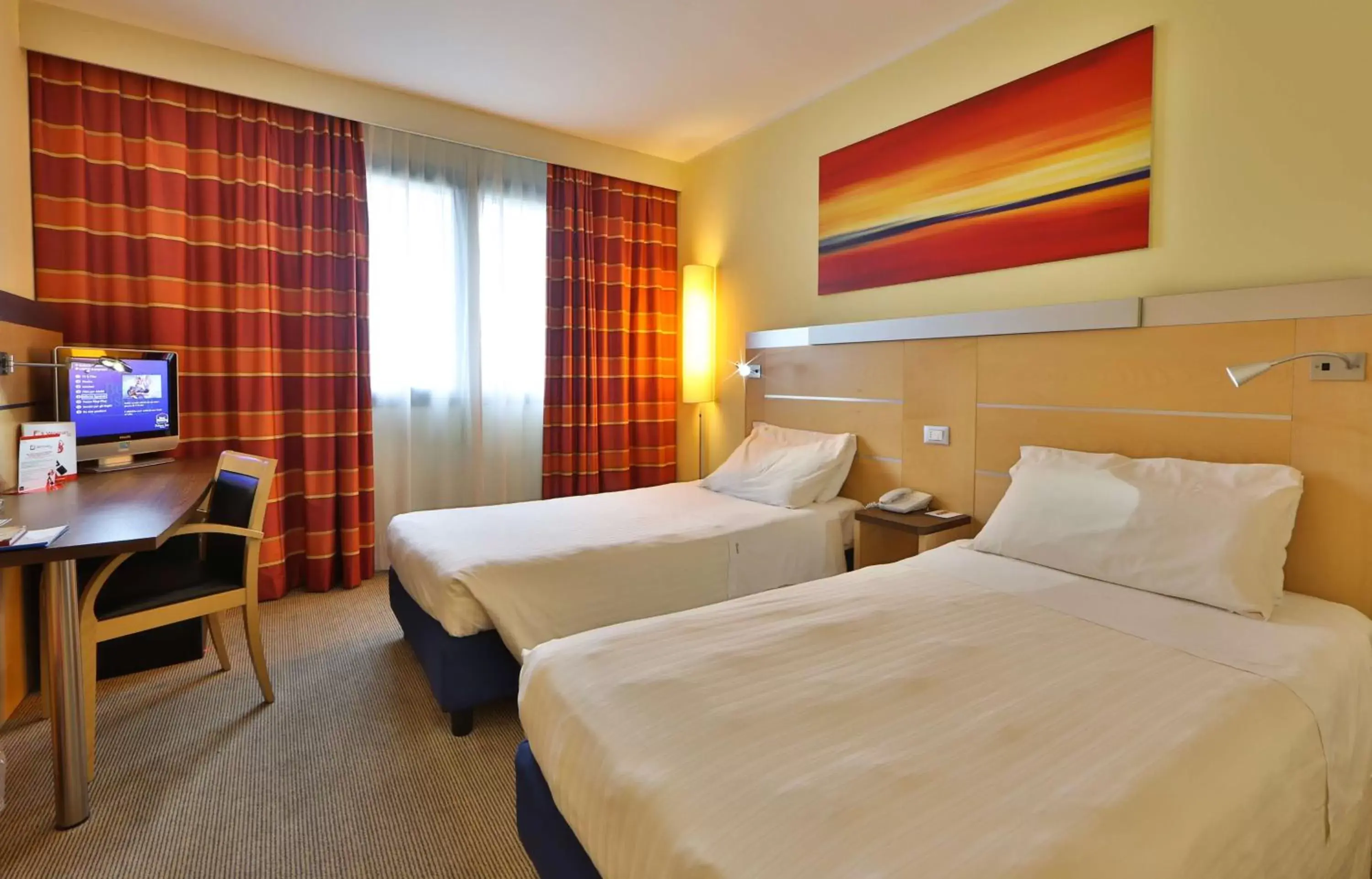 Bedroom, Bed in Best Western Palace Inn Hotel