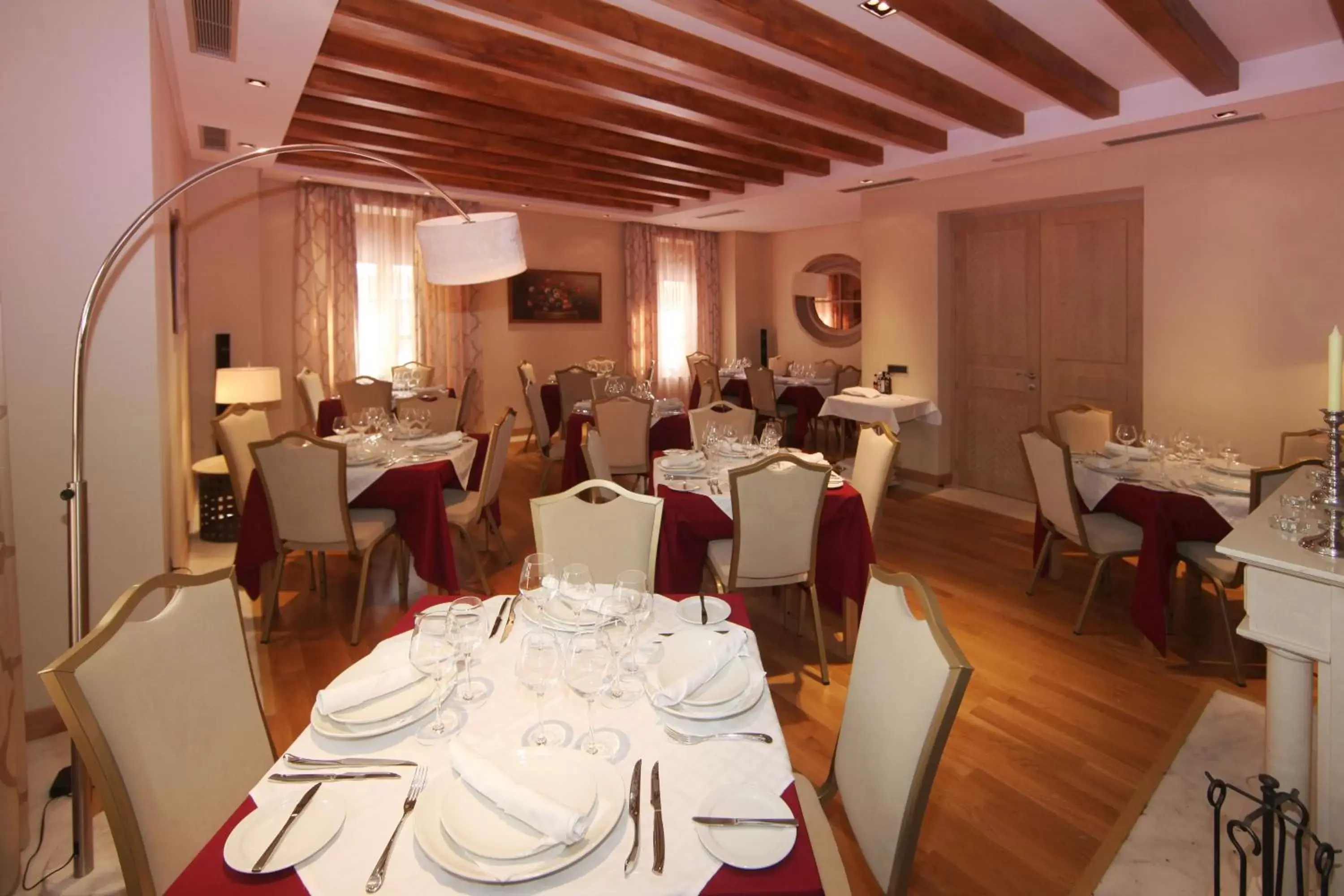 Restaurant/places to eat in Casa Consistorial Restaurant/places to eat in Casa Consistorial